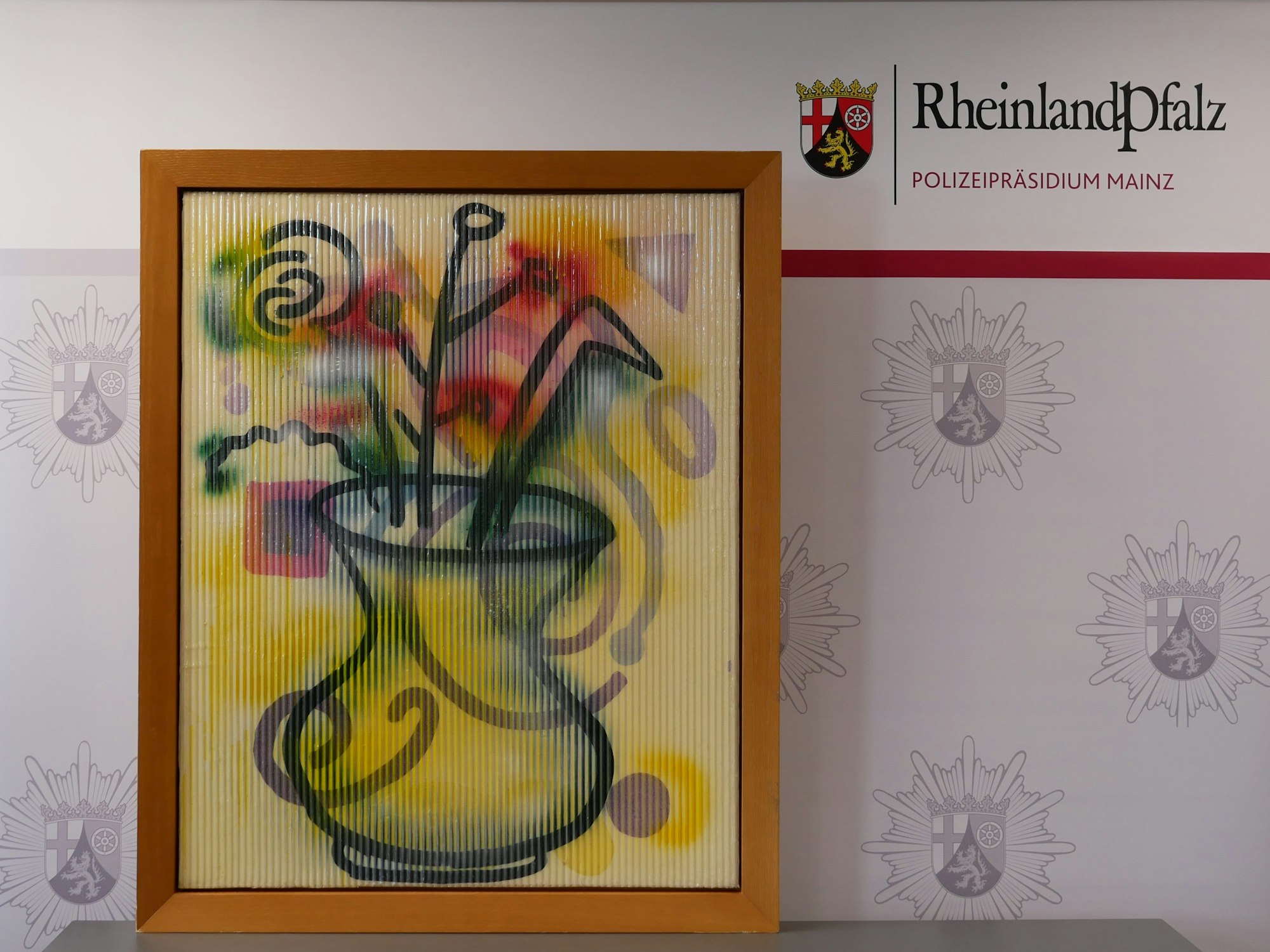 Das Vasen Linsenbild von Sigmar Polke.