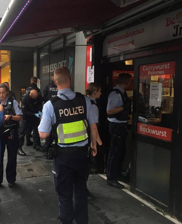 Polizeieinsatz am Eigelstein: Dort hatte ein Kölner den Hitlergruß gezeigt.