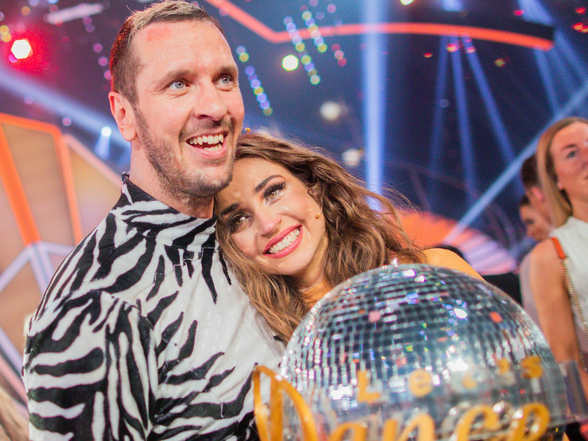 Ekaterina Leonova und Pascal Hens freuen sich über den Sieg bei „Let's Dance“ 2019.