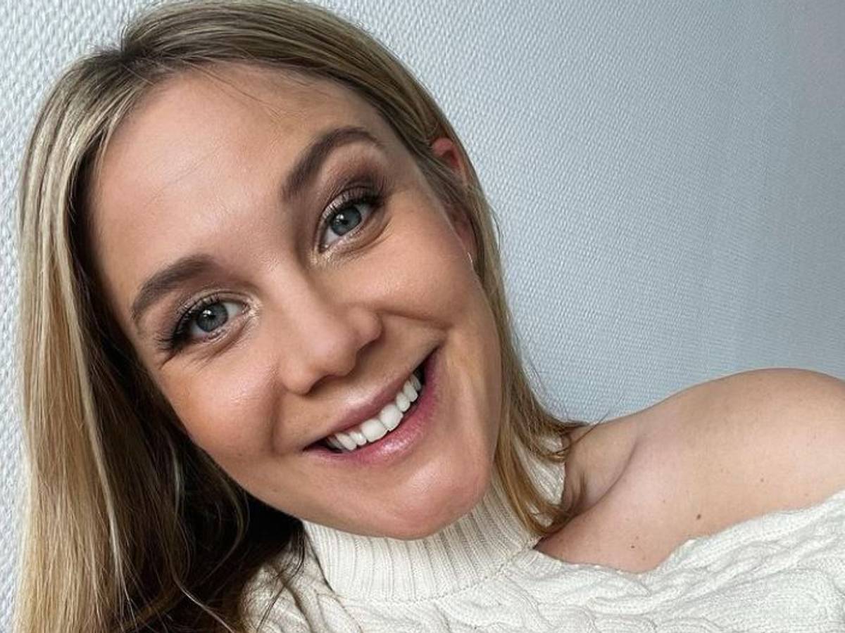 Die Sat.1 Frühstücksfernsehen Moderatorin Alina Merkau auf einem Selfie, aufgenommen am 10. Mai 2021. Der Screenshot wurde am 7. Juli erstellt.