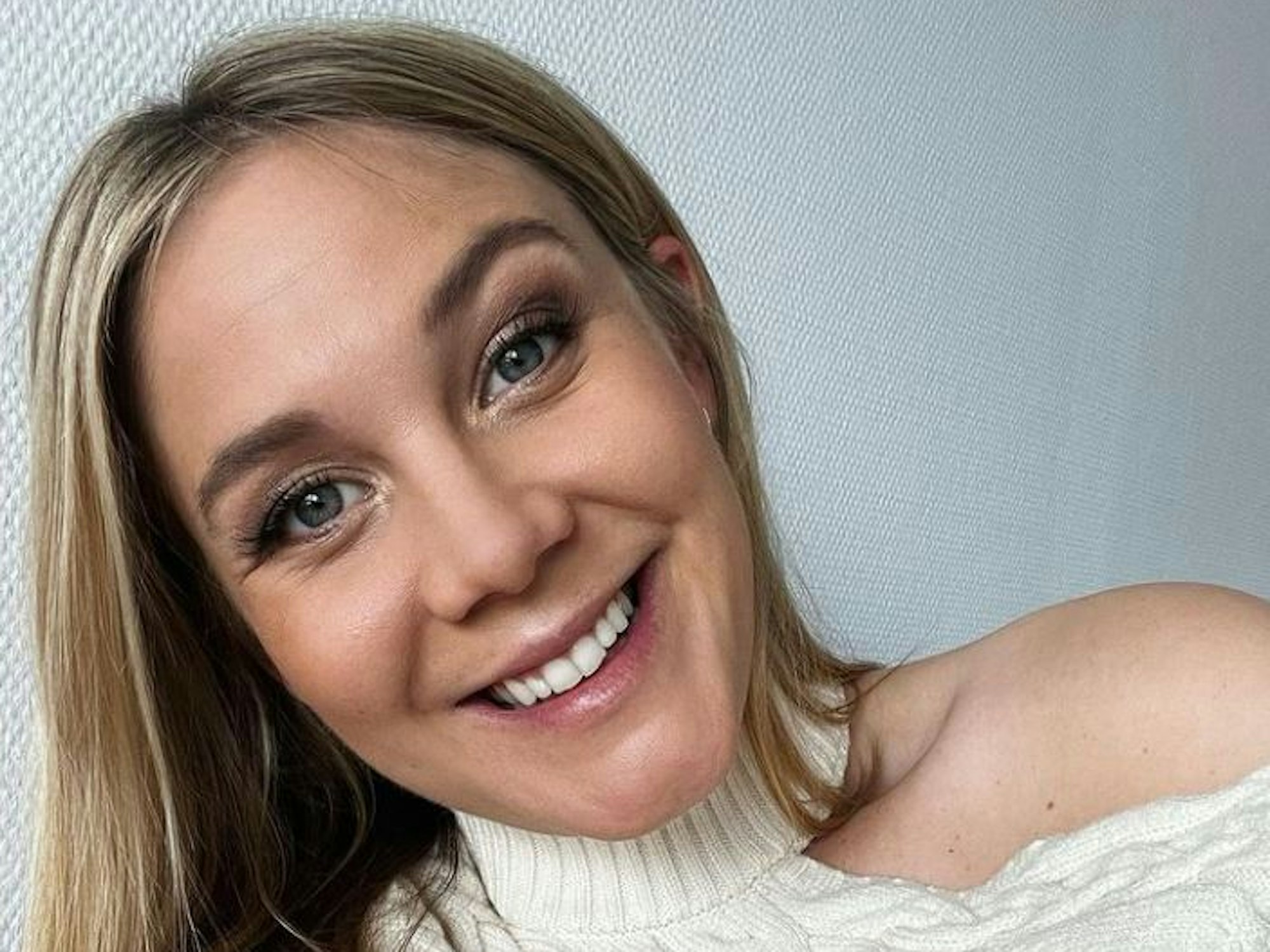 Die Sat.1 Frühstücksfernsehen Moderatorin Alina Merkau auf einem Selfie, aufgenommen am 10. Mai 2021. Der Screenshot wurde am 7. Juli erstellt.