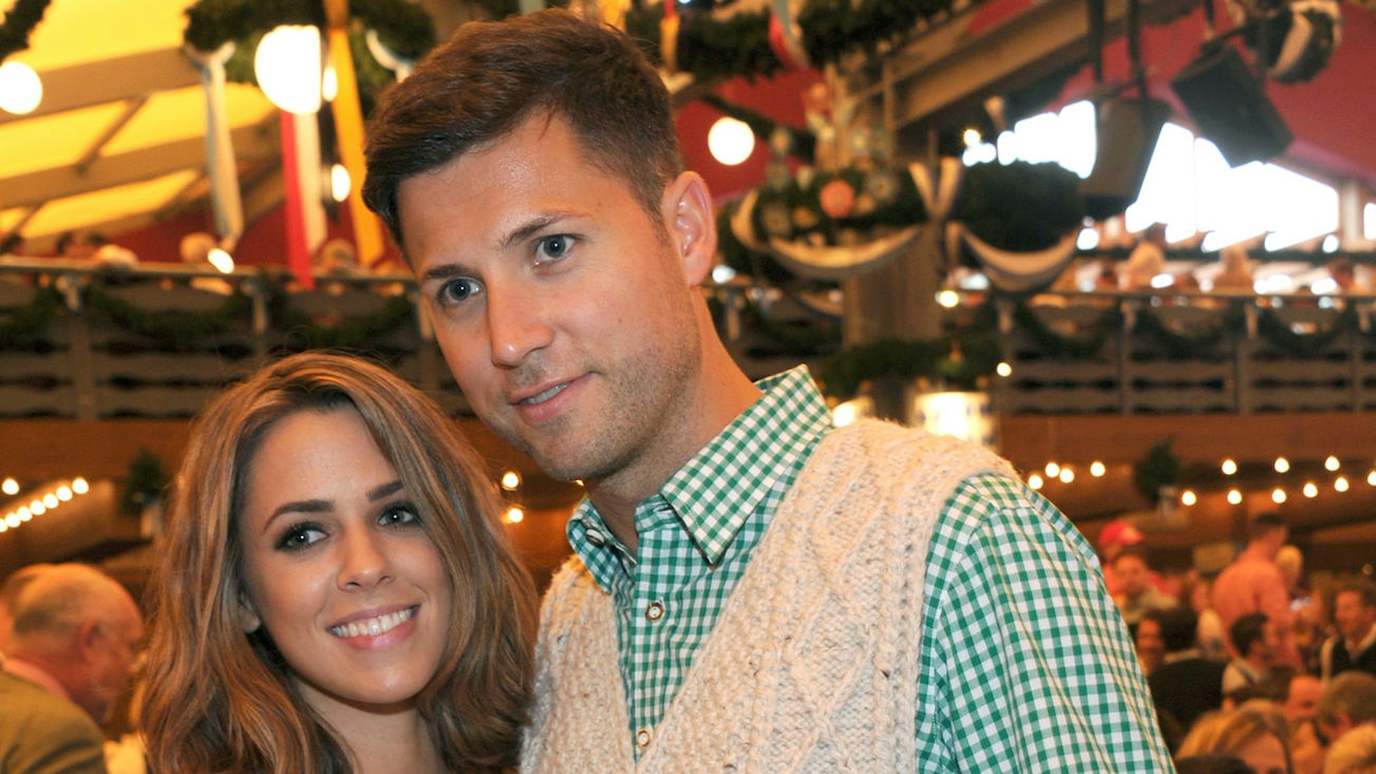 Vanessa Mai und ihr Mann Andreas Ferber 2016 beim Münchner Oktoberfest