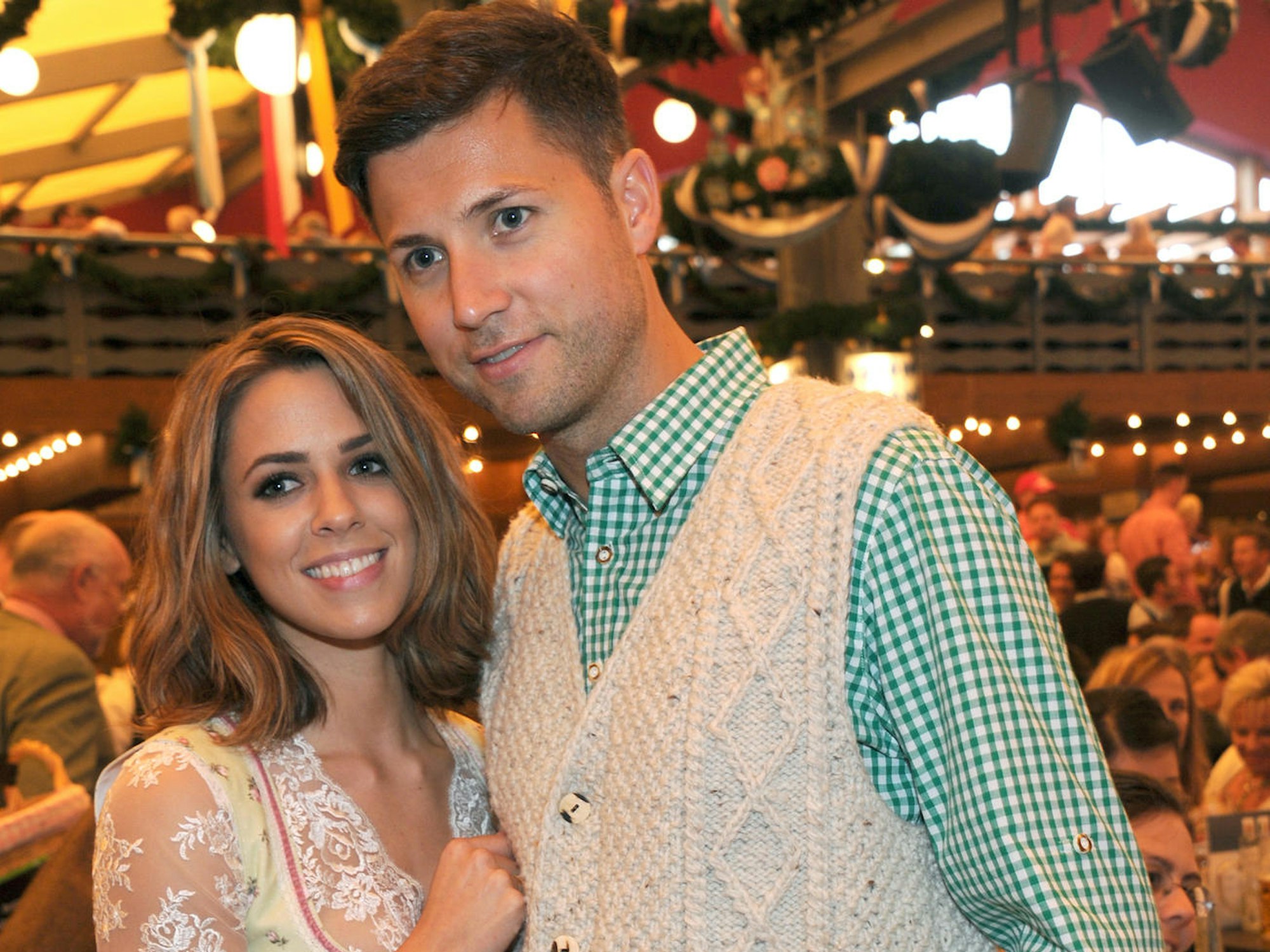 Vanessa Mai und ihr Ehemann Andreas Ferber auf dem Oktoberfest
