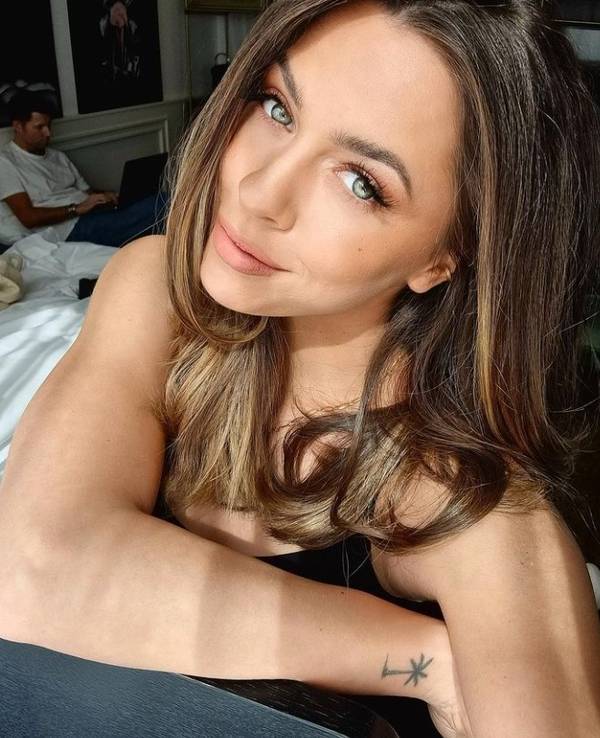 Das Selfie aus dem Bett postete Vanessa Mai am 24. März 2021.
Screenshot für Berichterstattung über Amazon Prime-Forma "Celebrity Hunted" am 29. Juni 2021