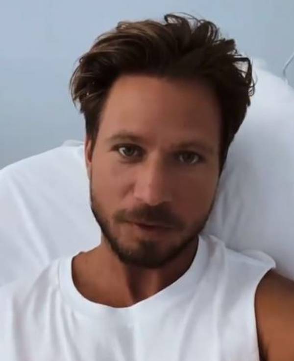 Sebastian Pannek klärt seine Fans auf Instagram auf, dass er am 12. Juli 2021 nach seinem Flex-Unfall das Krankenhaus wieder verlassen darf. Das Foto ist ein Screenshot aus der Instagram-Story von Pannek.