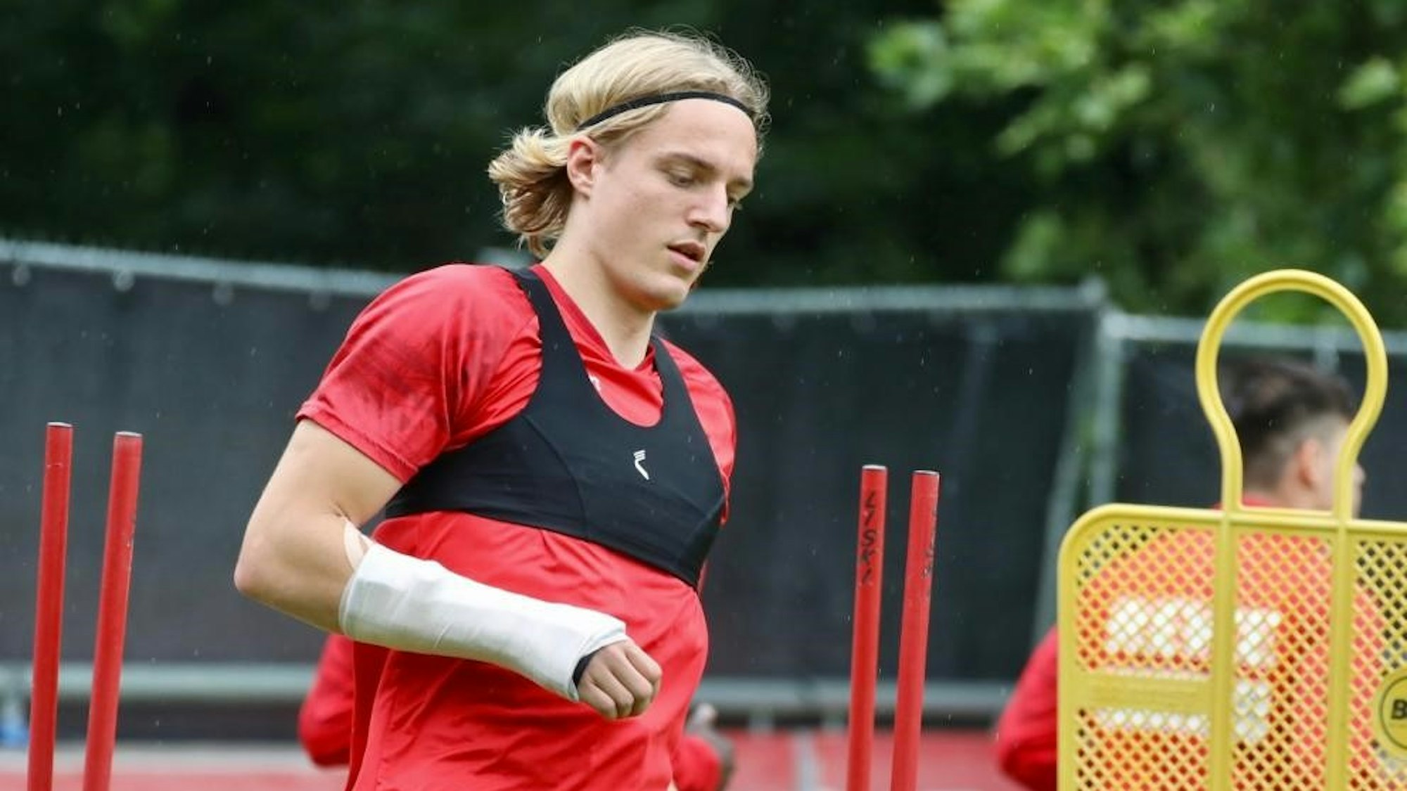 Sebastiaan Bornauw trainiert beim 1. FC Köln.