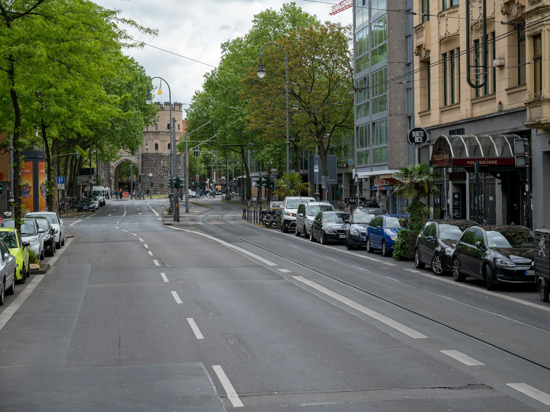 Aachener Straße in Köln mit Blick in Richtung Rudolfplatz.