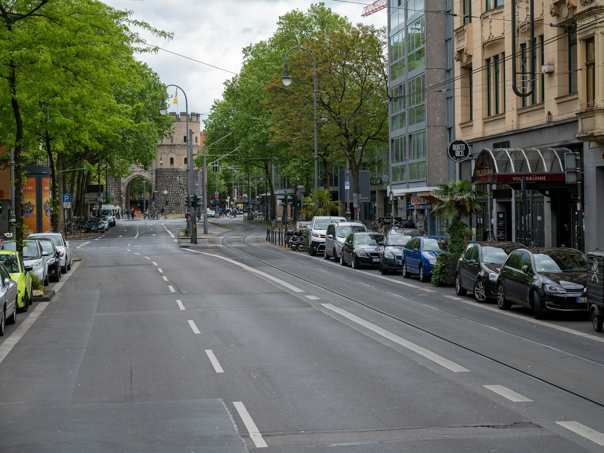 Aachener Straße in Köln mit Blick in Richtung Rudolfplatz.
