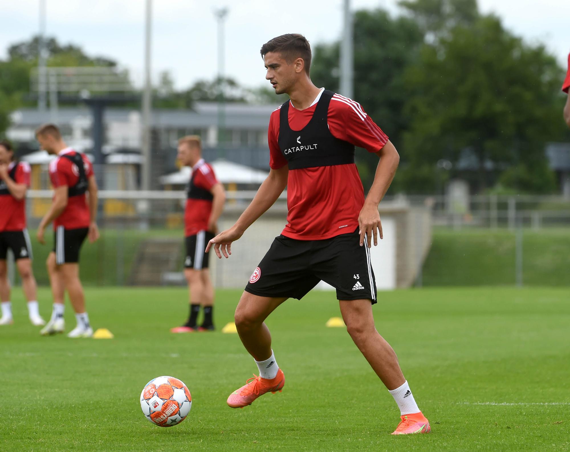 Dragos Nedelcu von Fortuna Düsseldorf beim Training am 12. Juli 2021.