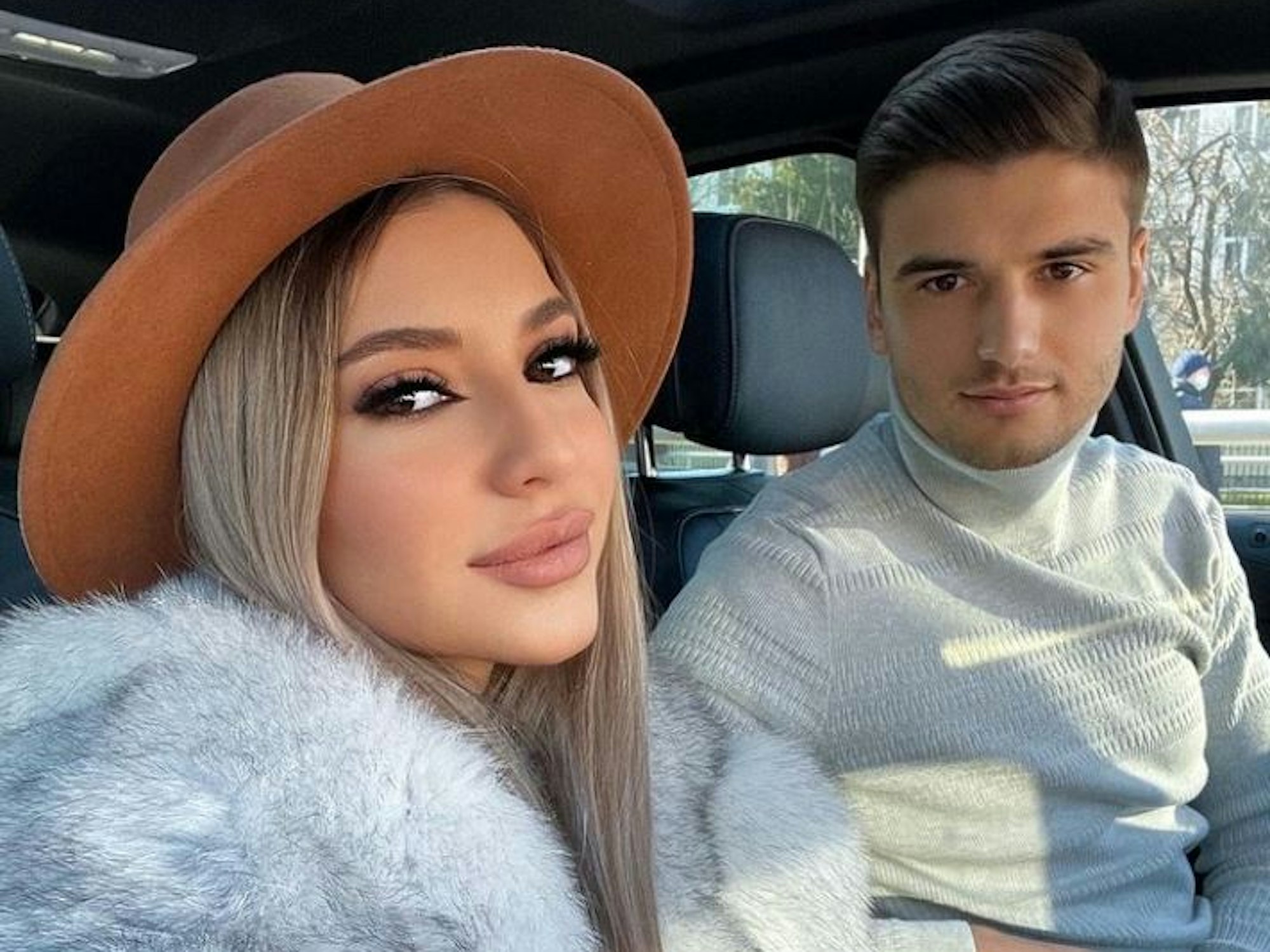 Die rumänische Sängerin Aza Gabriela und der Fußballer Dragos Nedelcu