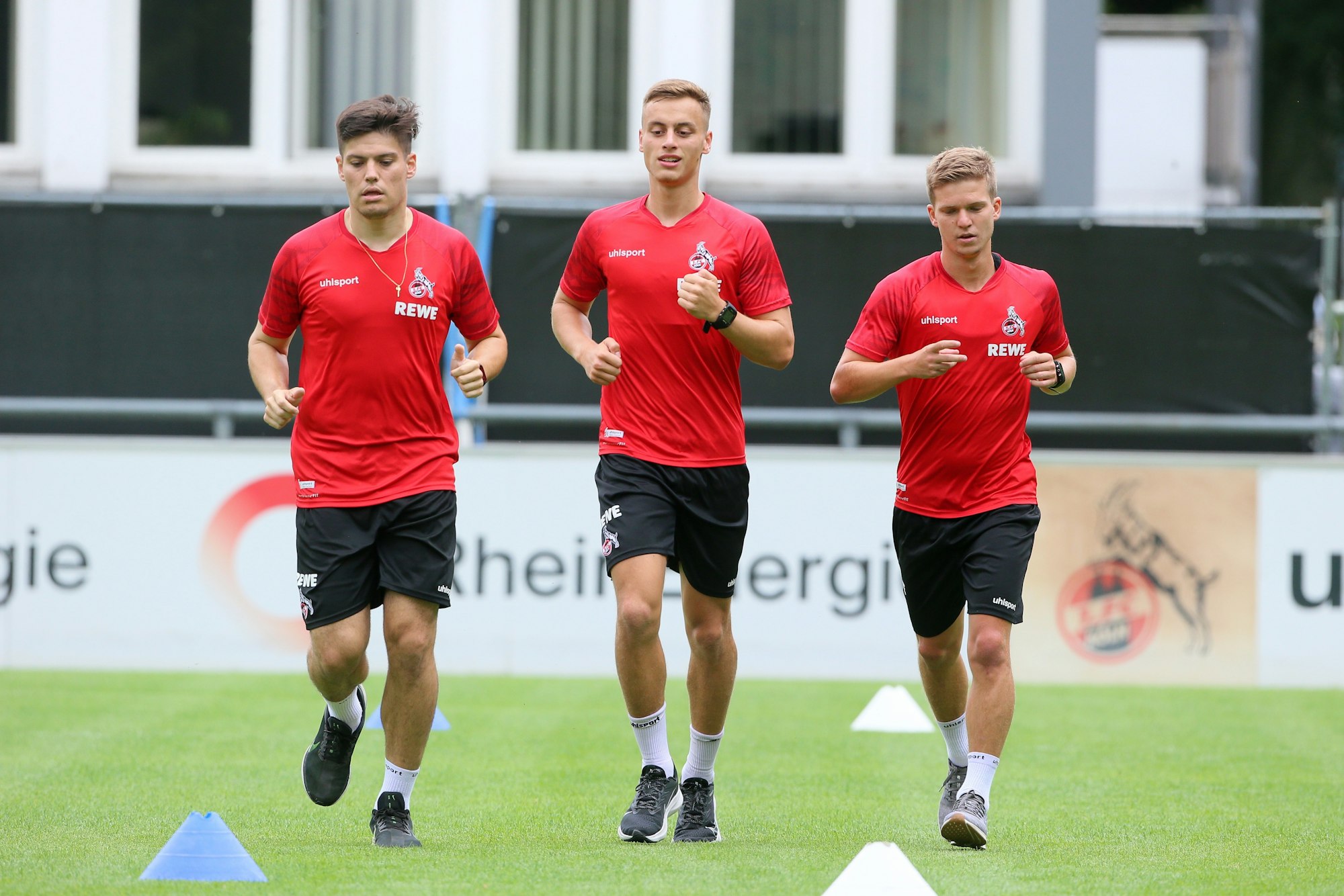 Jorge Mere, Marvin Obuz und Vincent Koziello absolvieren einen Lauftest beim 1. FC Köln.