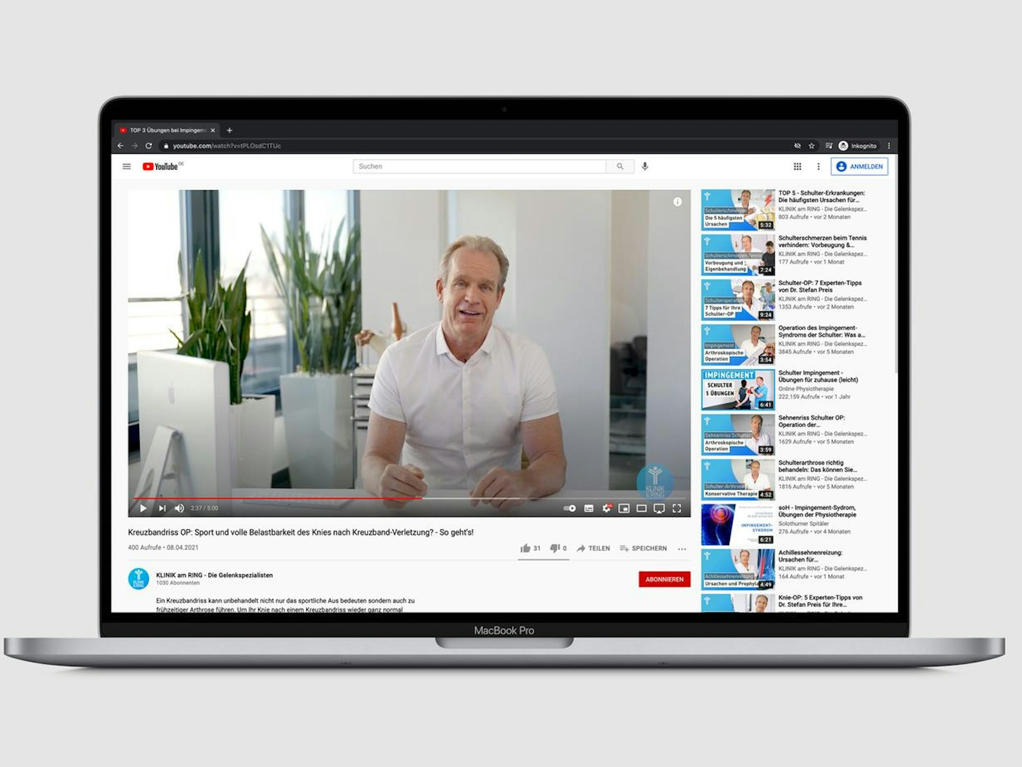 Der Kölner Orthopäde Dr. Stefan Preis ist auf einem YouTube-Video zu sehen.