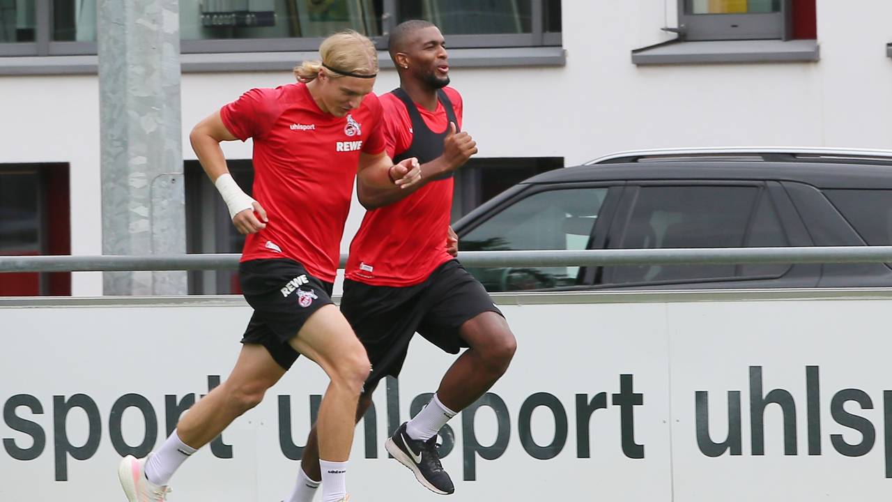 Sebastiaan Bornauw trainiert mit Anthony Modeste beim 1. FC Köln