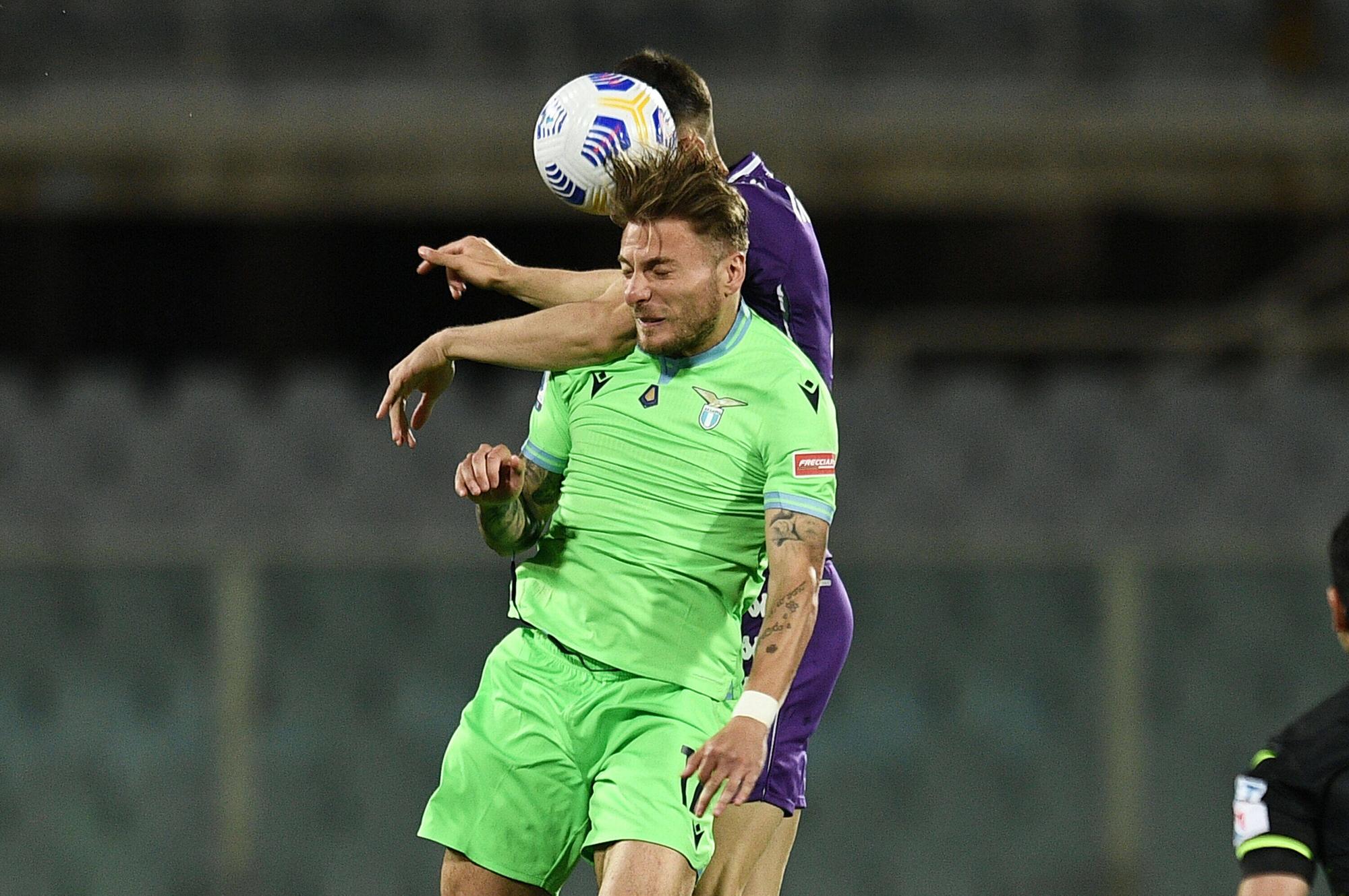 Ciro Immobile im Kopfballduell