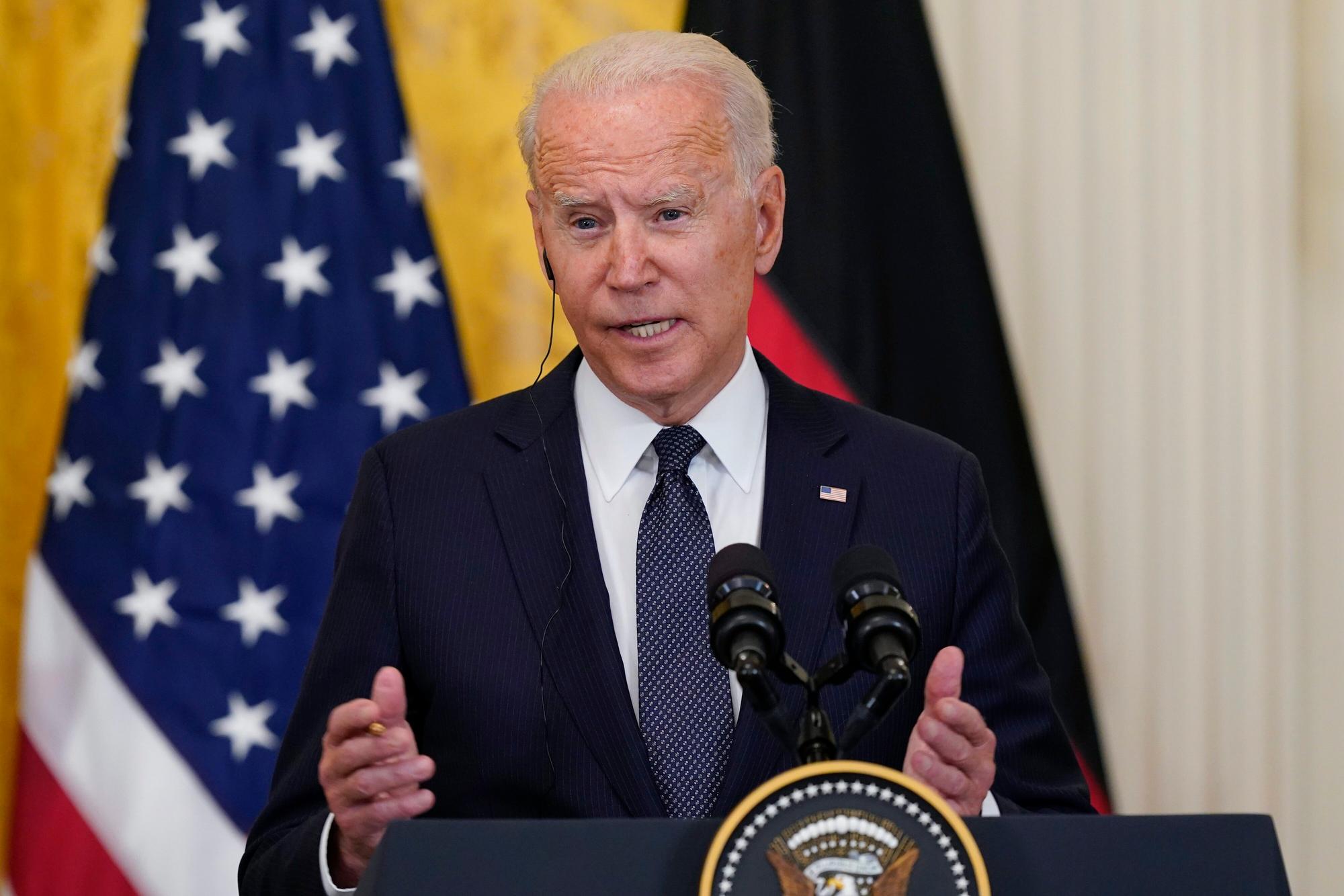 US-Präsident Joe Biden spricht auf einer Pressekonferenz anlässlich des Besuches von Kanzlerin Angela Merkel (nicht im Bild).