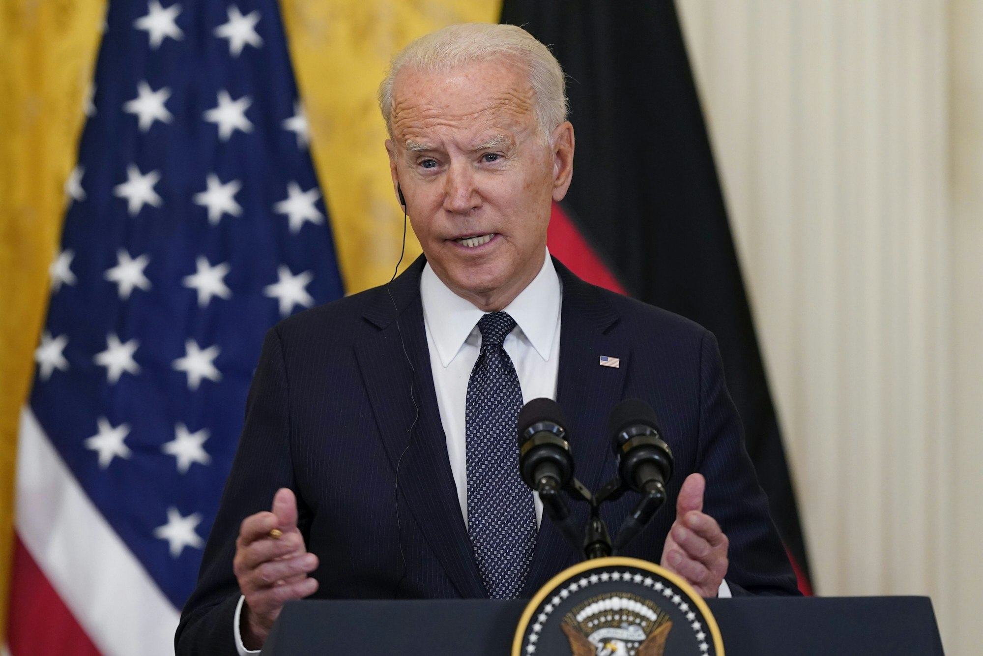 US-Präsident Joe Biden spricht auf einer Pressekonferenz anlässlich des Besuches von Kanzlerin Angela Merkel (nicht im Bild).