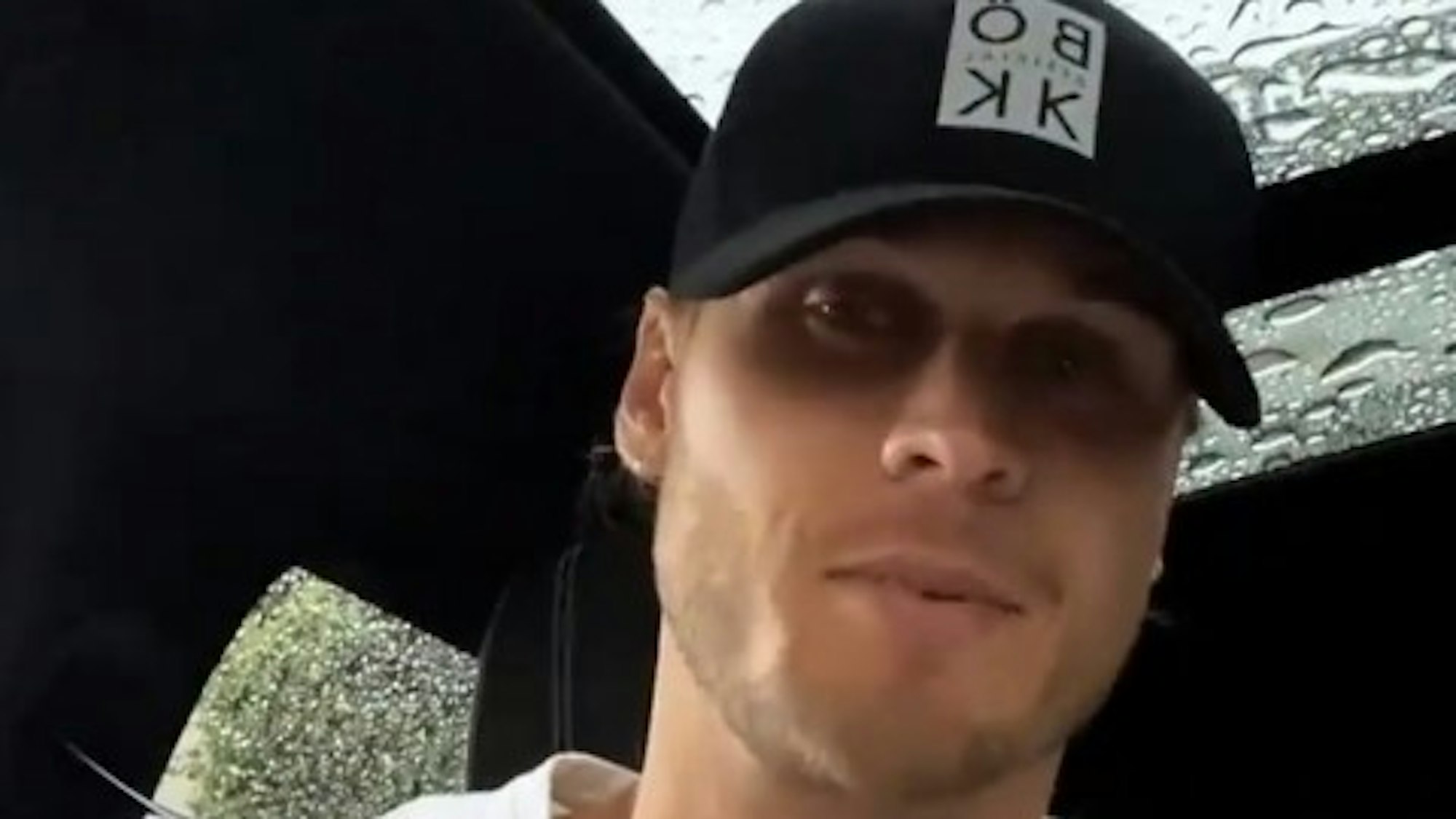 Rúrik Gíslason (33) hat am 15. Juli in seiner Instagram-Story Videos von sich vor, während und nach dem Besuch beim Barber gepostet. Die Bilder wurden am 16. Juli für die Berichterstattung "Rúrik Gíslason hat den Bart ab" heruntergeladen