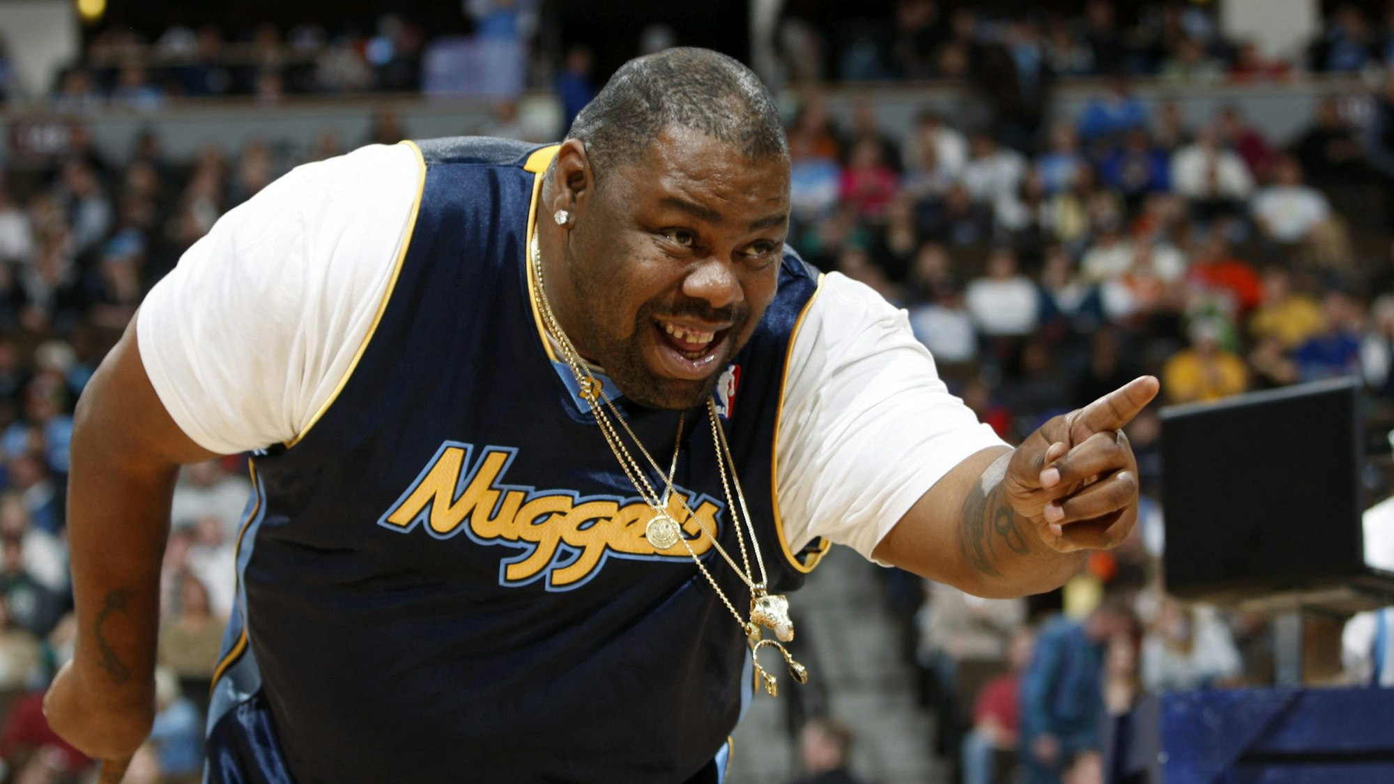 Der am 16. Juli verstorbene US-Rapper Biz Markie bei einem Basketballspiel der Denver Nuggets.