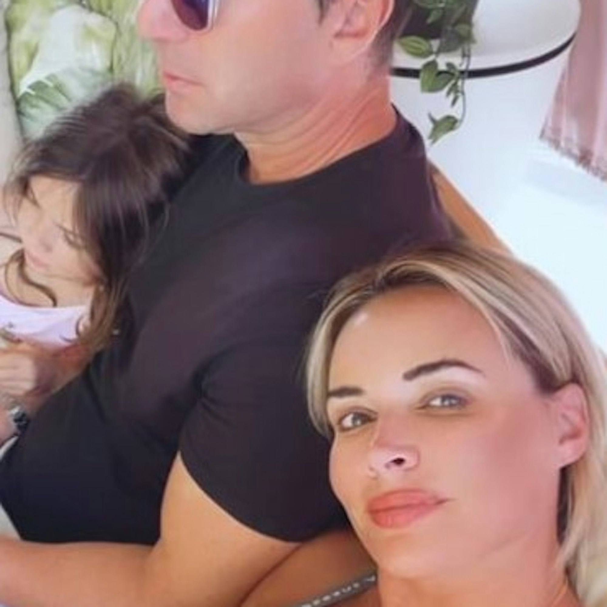 Daniela Katzenberger hat am 16. Juli 2021 in ihrer Instagram-Story Fotos gepostet, die sie ganz natürlich zeigen.
Heruntergeladen am 17. Juli für die Berichterstattung "Katze oben ohne"