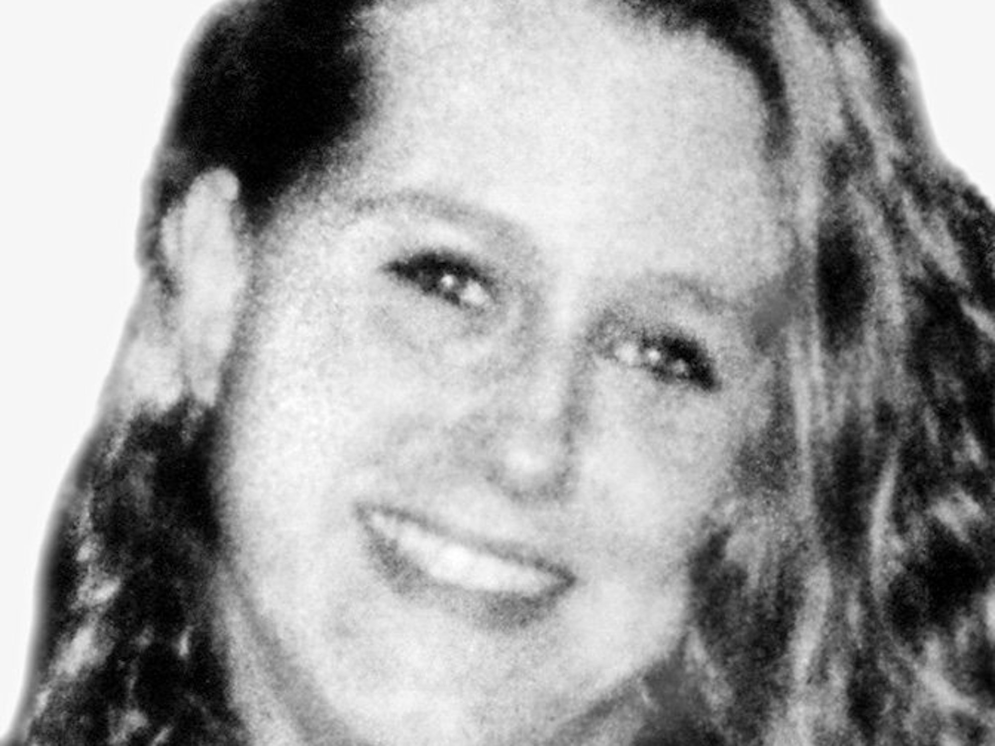 Cindy Koch aus Oberhausen schaut in die Kamera. Koch wurde vor knapp 24 Jahren in Oberhausen ermordet.