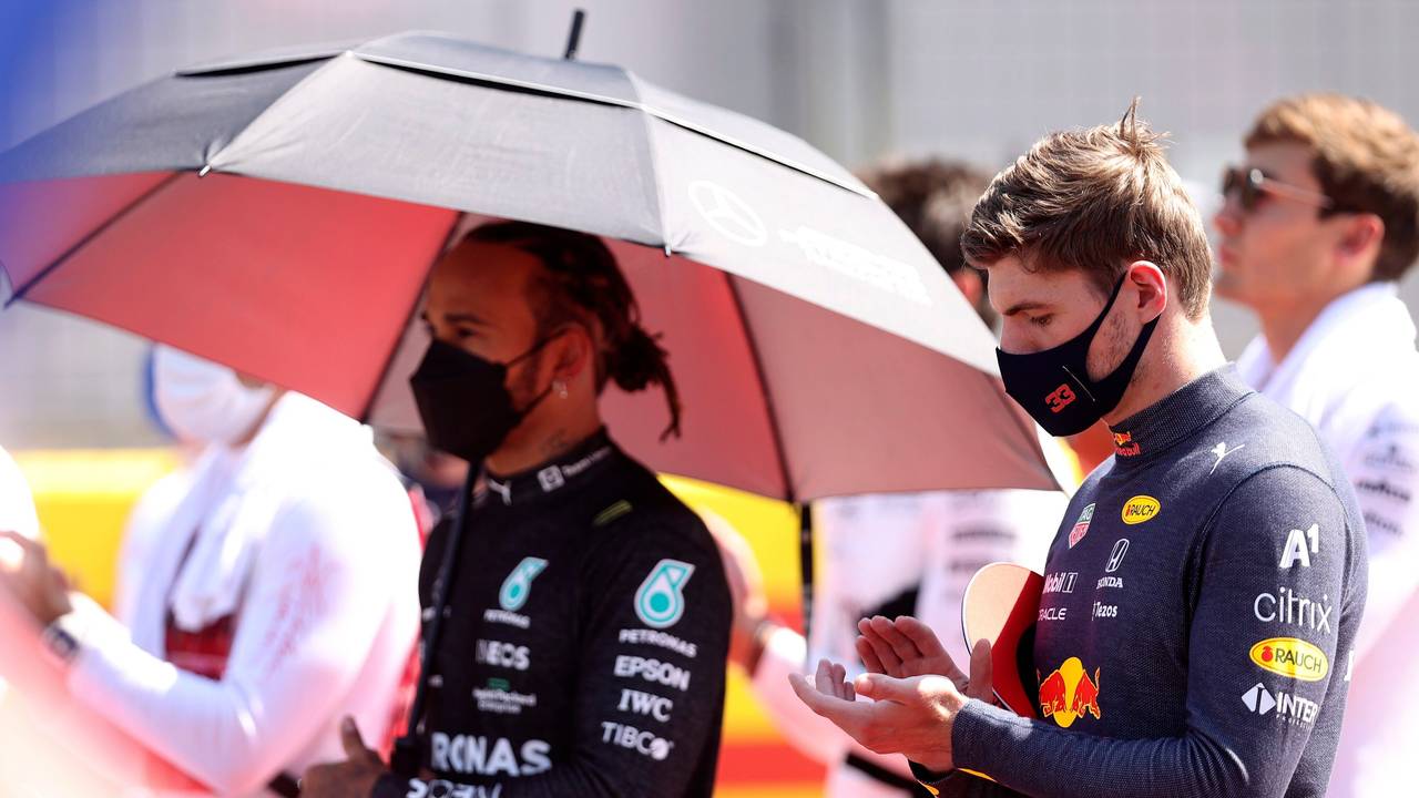 Max Verstappen und Lewis Hamilton bereiten sich auf das Rennen in Silverstone vor.