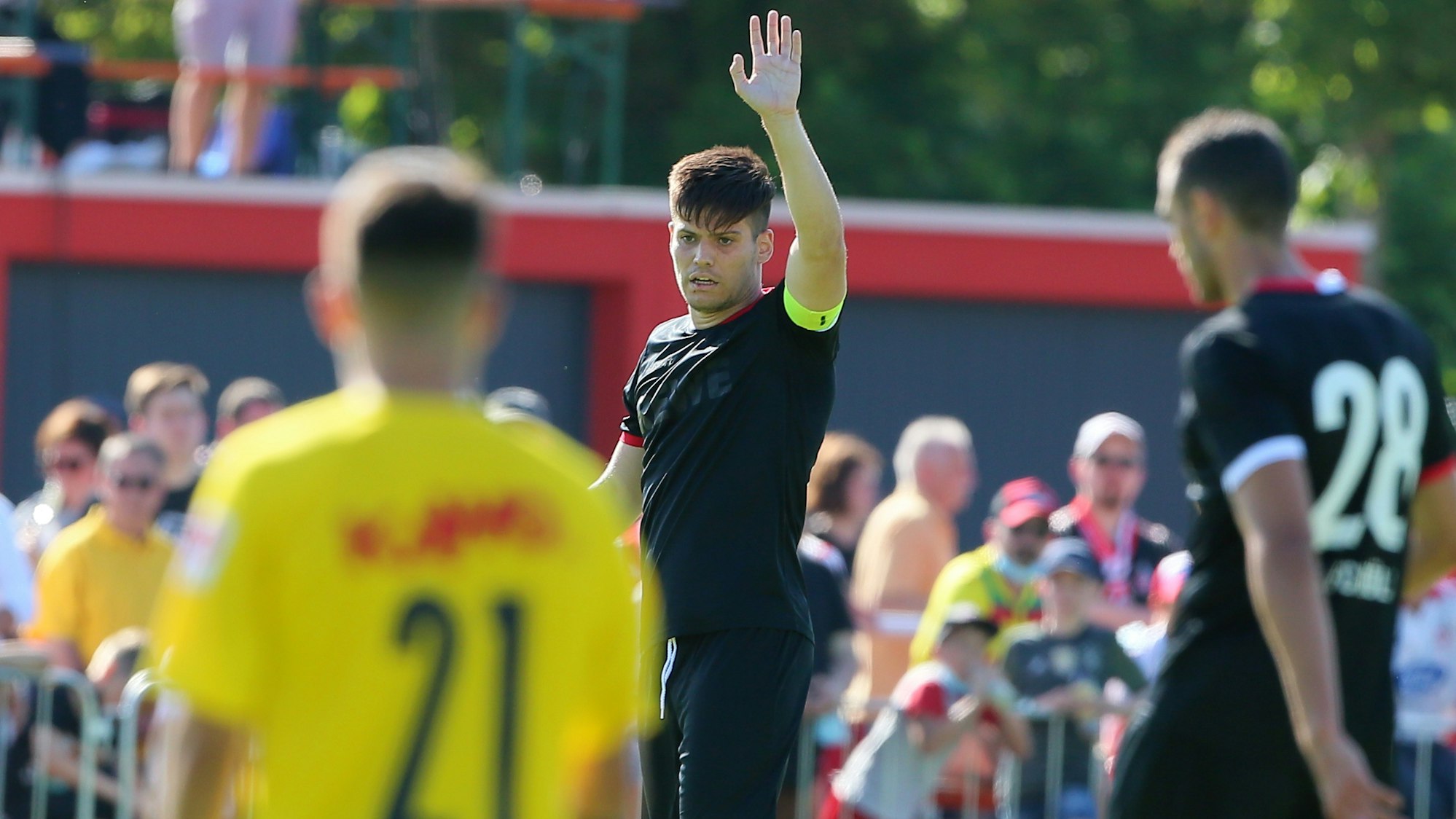 Jorge Meré spielt für den 1. FC Köln gegen den FC Schaffhausen.