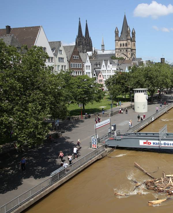 Hochwasser in Köln: Das Rheinufer bei einem Wasserstand von 7,42 Meter.