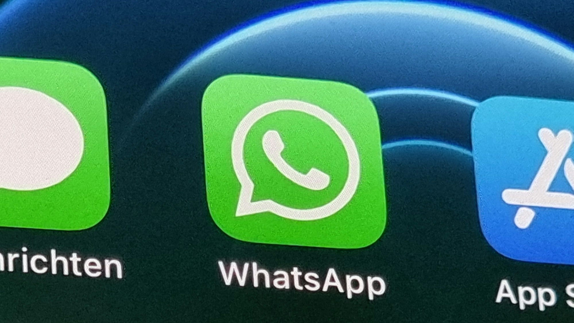 Die Anwendung von WhatsApp auf einem iPhone. WhatsApp belegt derzeit nur noch Platz 30 in den Download-Charts. Heiß begehrt ist aktuell die Anwendung „Picture This – Pflanzen Bestimmen“.