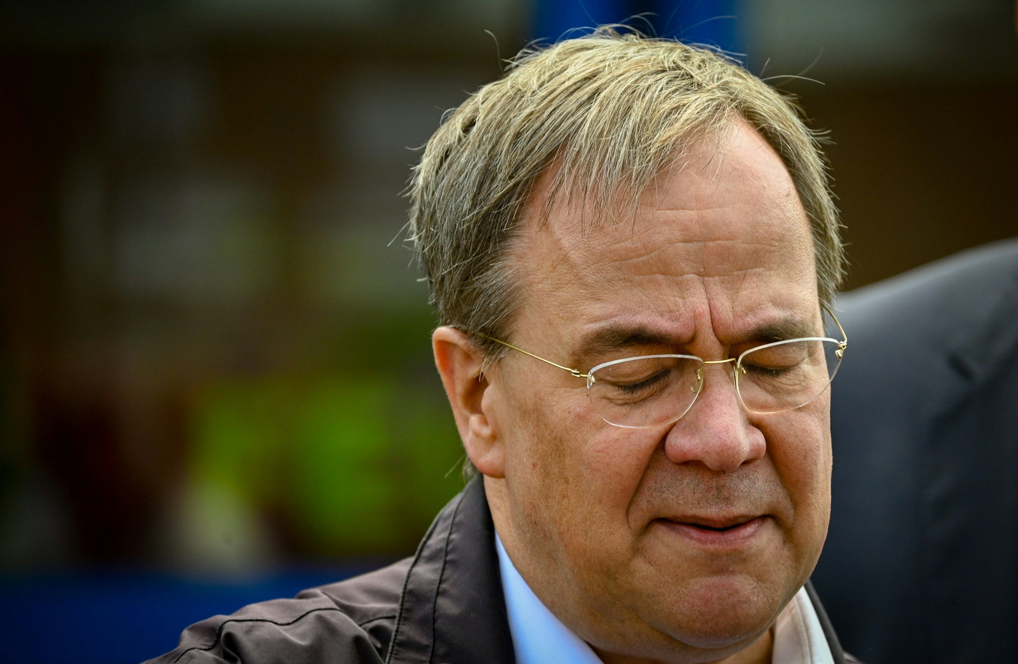 Armin Laschet beim Besuch im Katastrophengebiet in Erftstadt am 17. Juli 2021.