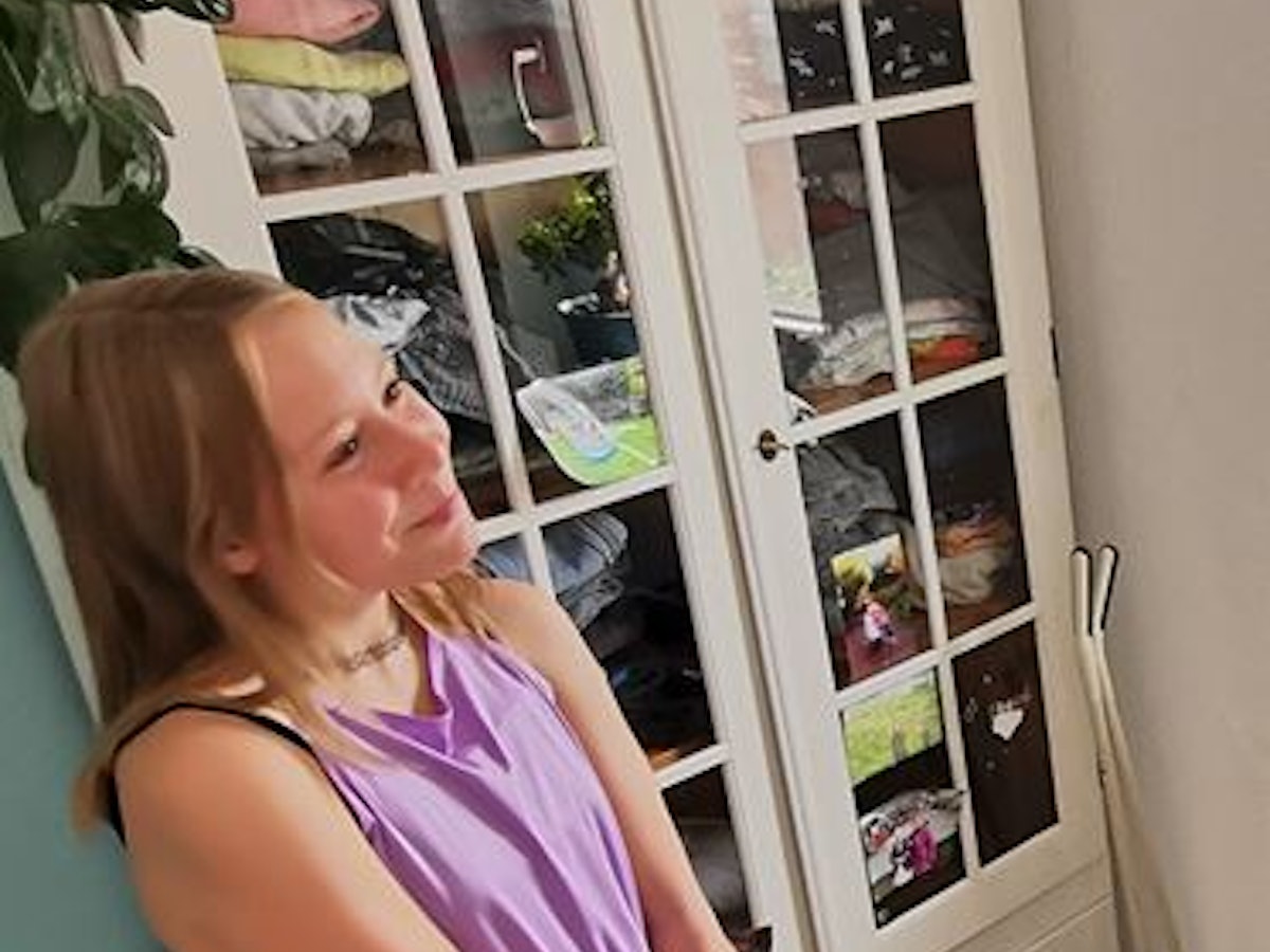 Sophie aus Köln in ihrem Zuhause.