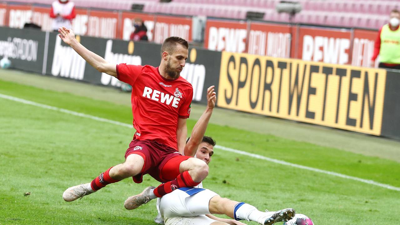 Dominick Drexler spielt für den 1. FC Köln gegen den FC Schalke 04.