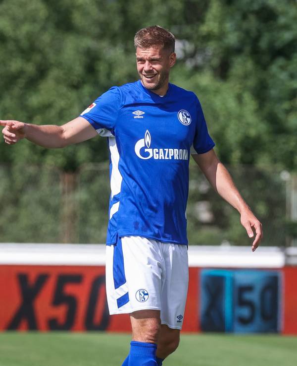 Simon Terodde im Trikot des FC Schalke 04.