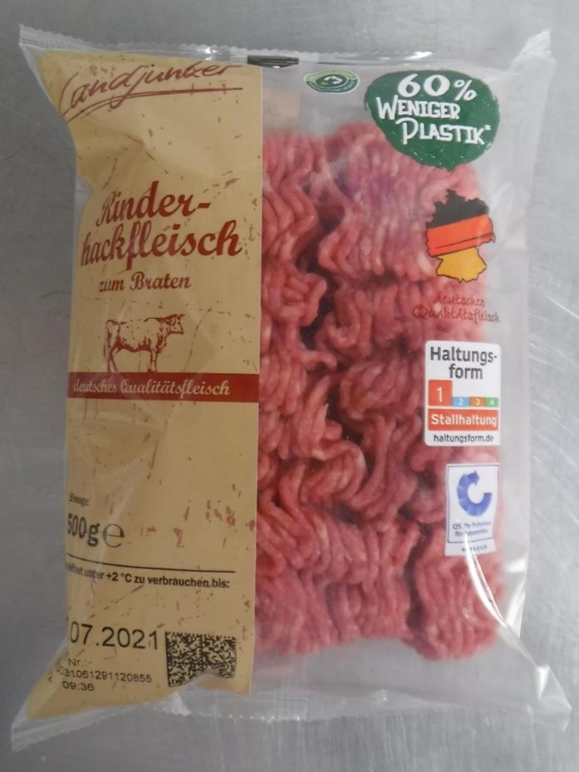 Hack mit Plastikteilen: Es gibt im Juli 2021 einen Rückruf bei Rinderhack von Lidl und Aldi.