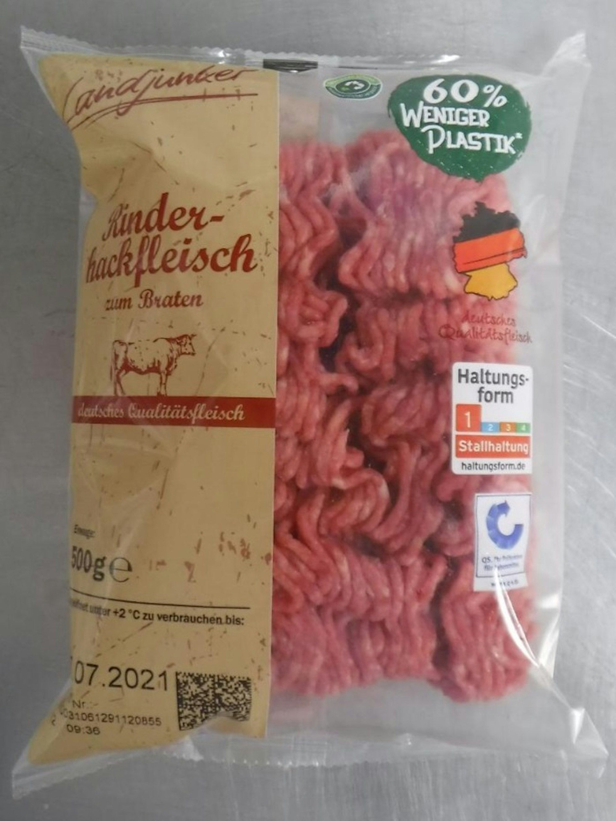 Hack mit Plastikteilen: Es gibt im Juli 2021 einen Rückruf bei Rinderhack von Lidl und Aldi.