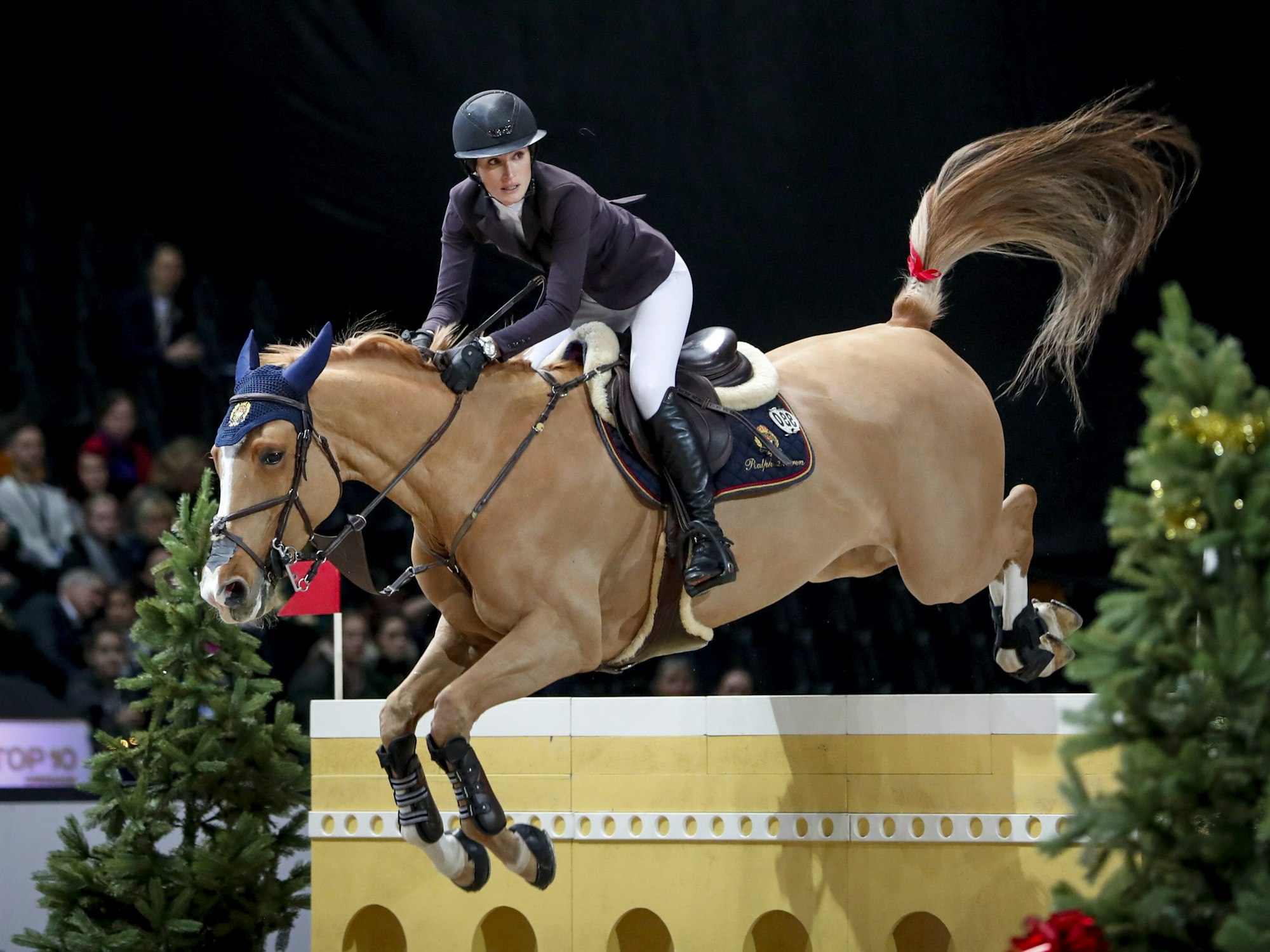 Jessica Springsteen auf Volage du Val Henry bei einem Reitturnier 2019 in Schweden.