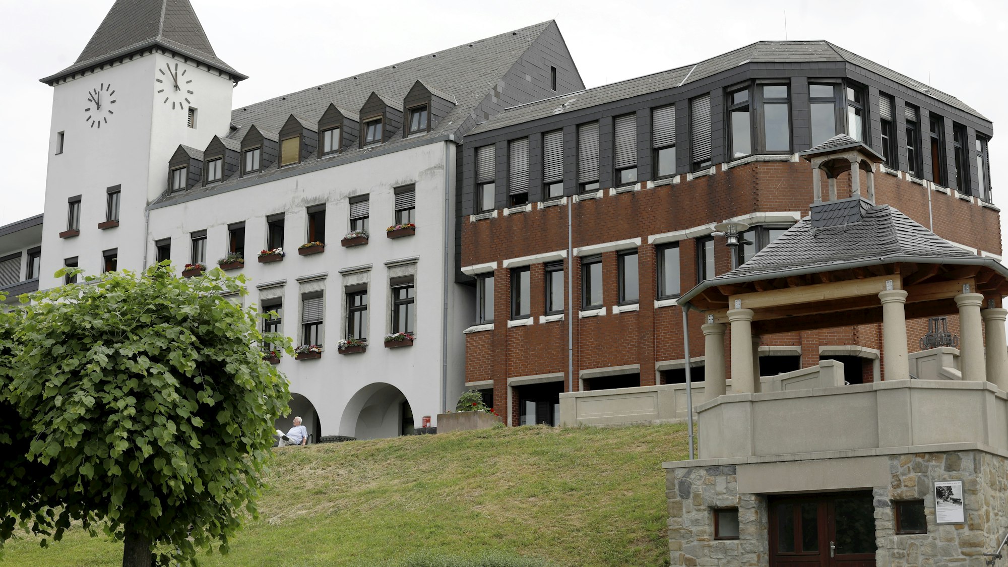 Blick auf das Rathaus von Köln-Porz.