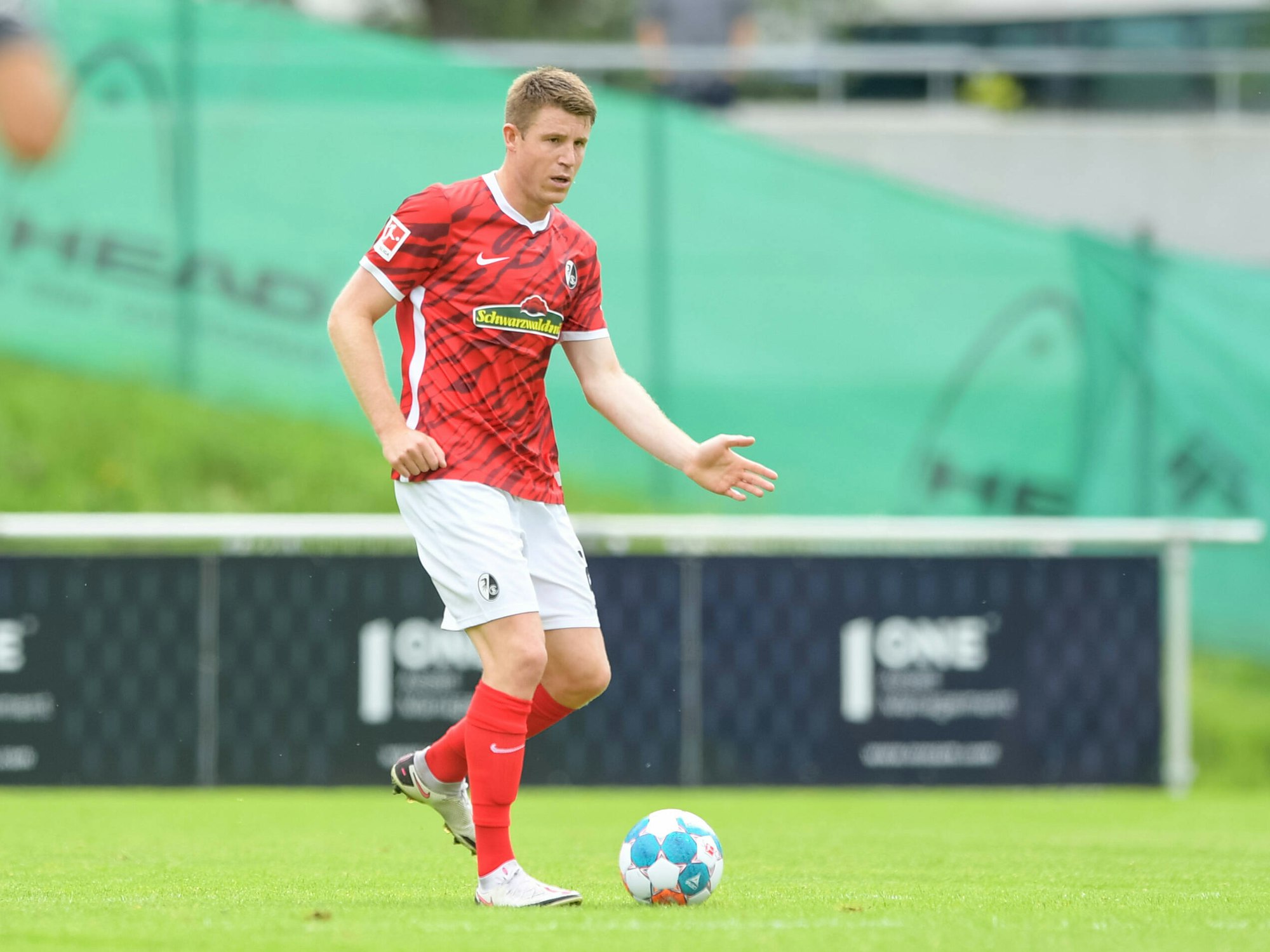 Dominique Heintz im Testspiel des SC Freiburg gegen den FC Vaduz