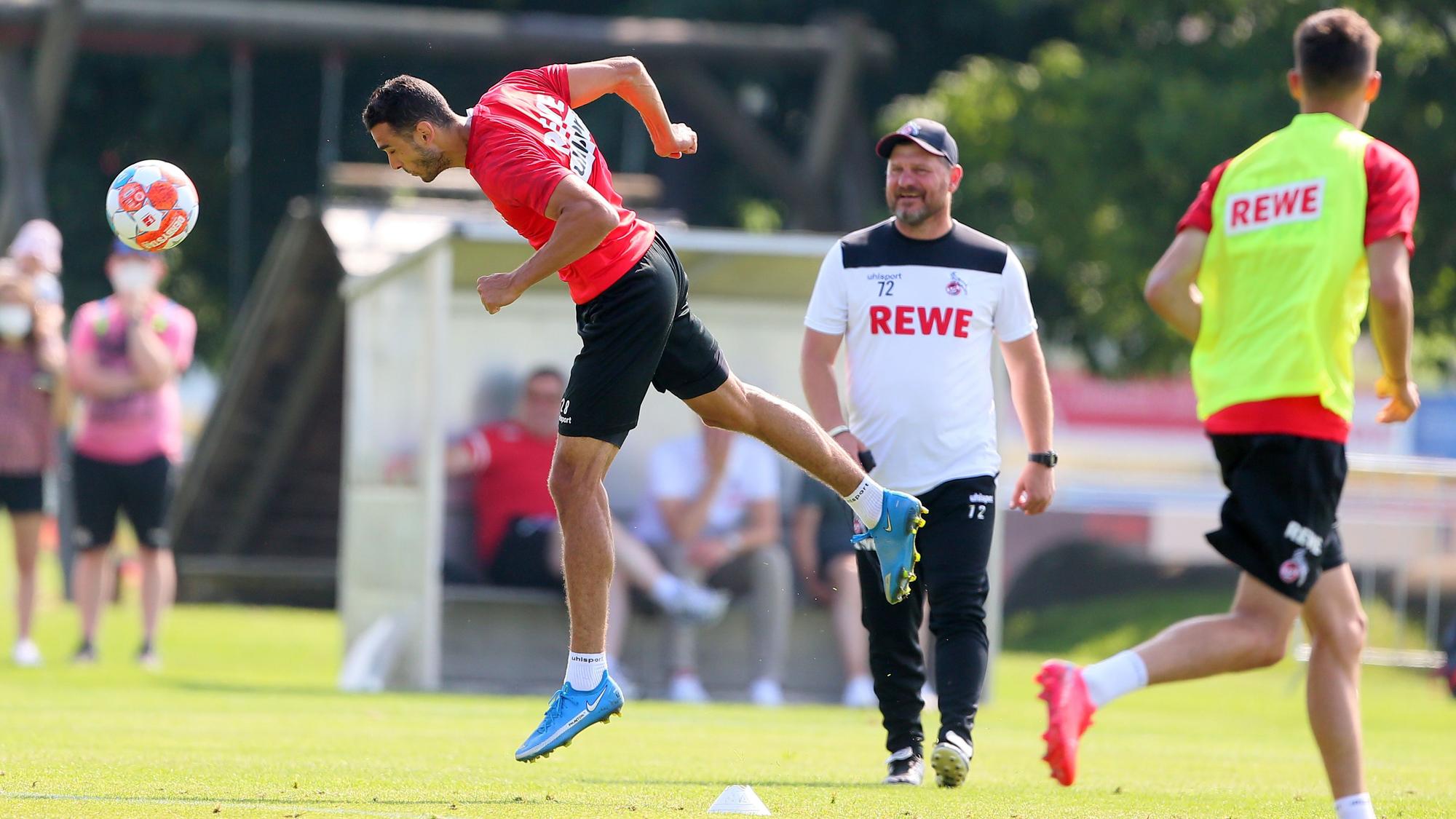 Steffen Baumgart und Ellyes Skhiri im Trainingslager des 1. FC Köln.
