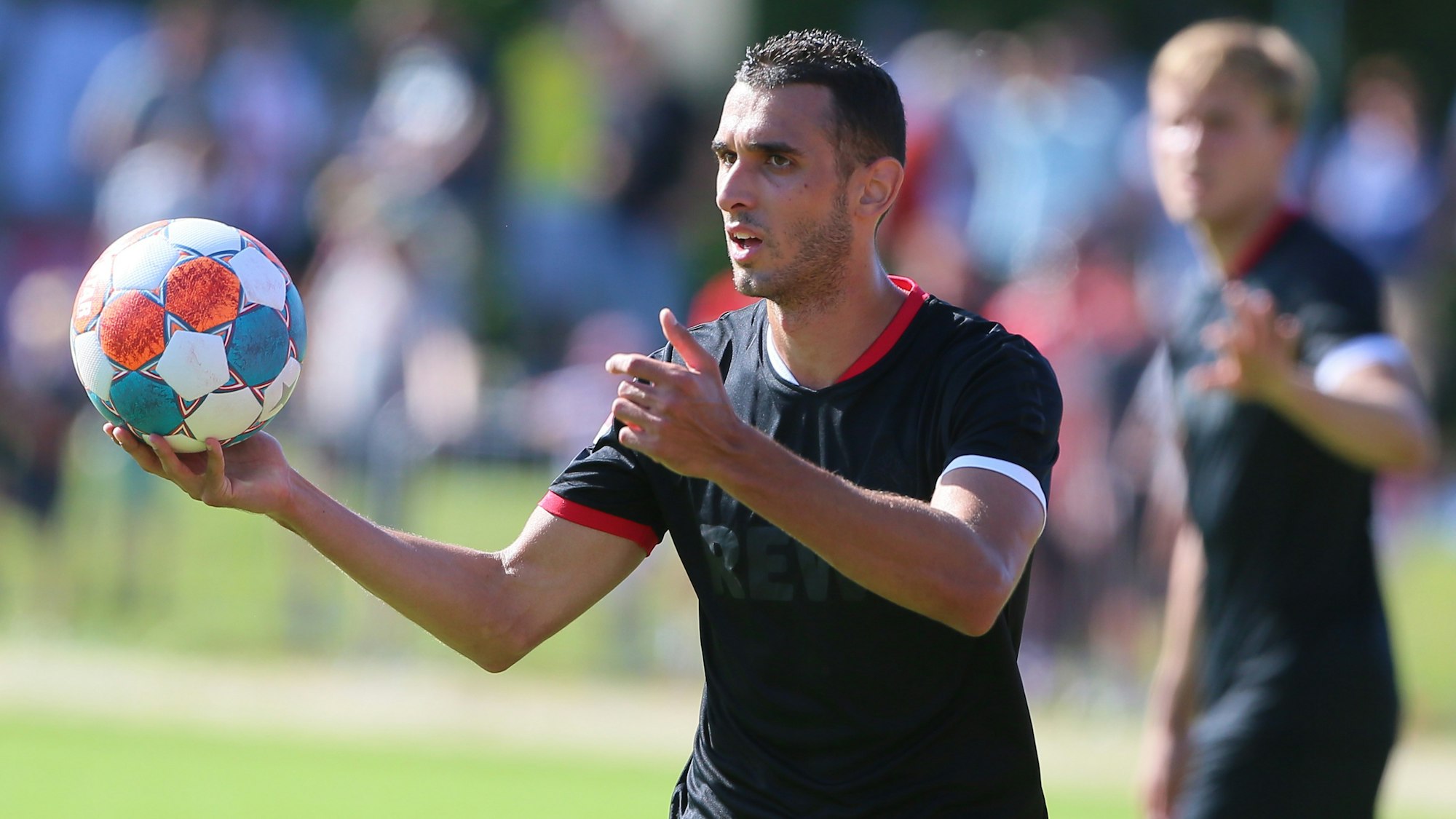 Ellyes Skhiri spielt für den 1. FC Köln gegen den FC Schaffhausen.