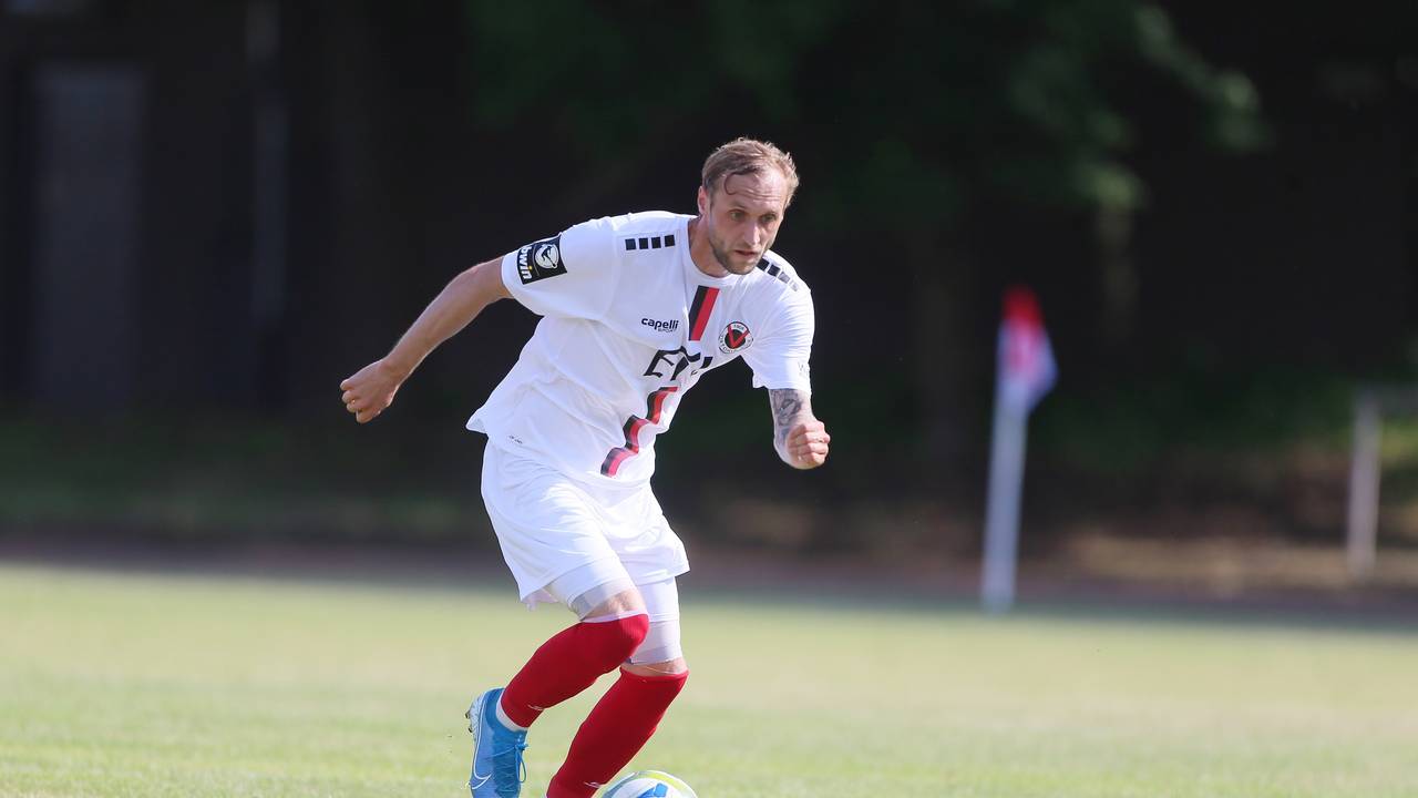 Marcel Risse im Trikot von Viktoria Köln im Test gegen die SpVg Porz
