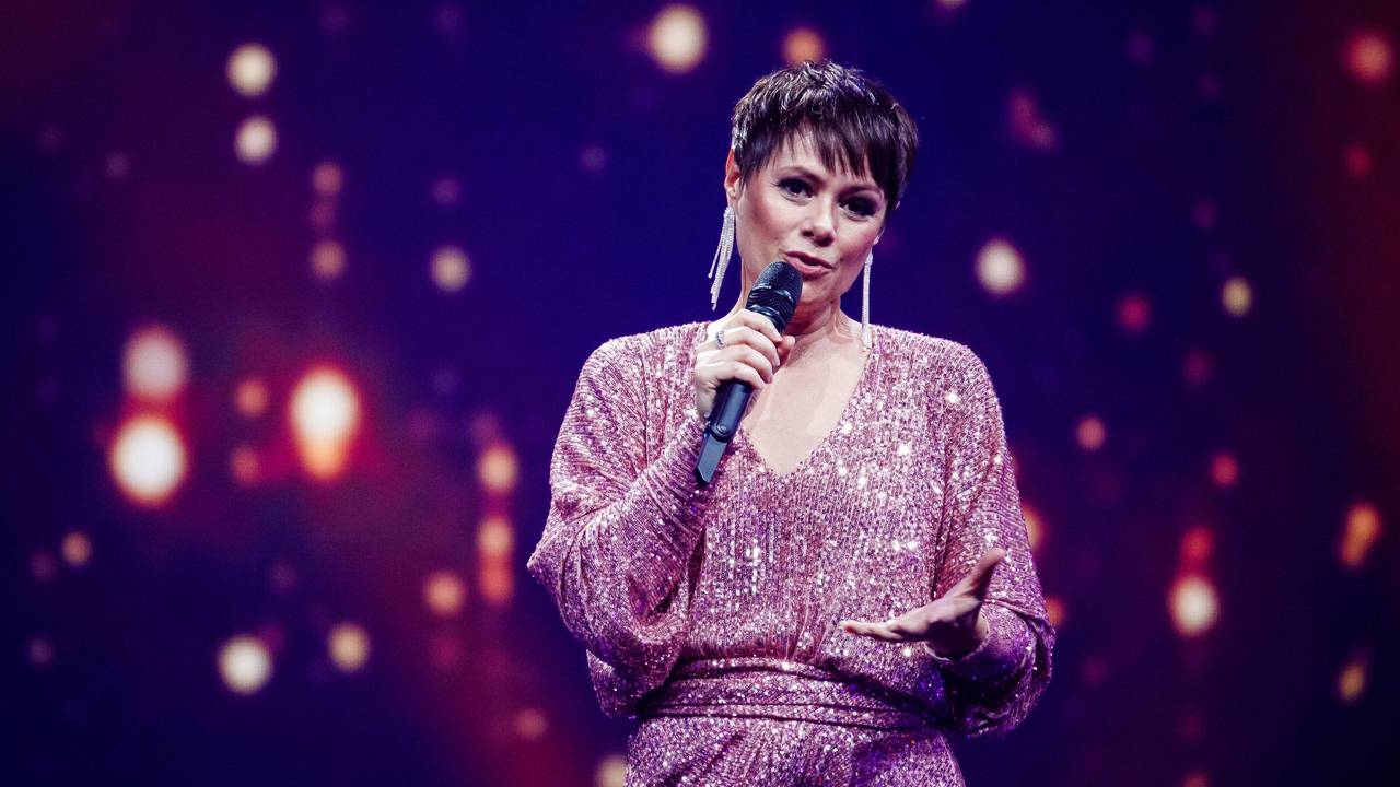 Francine Jordi, Schweizer Schlagersängerin im November 2020 bei einer TV-Aufzeichnung.