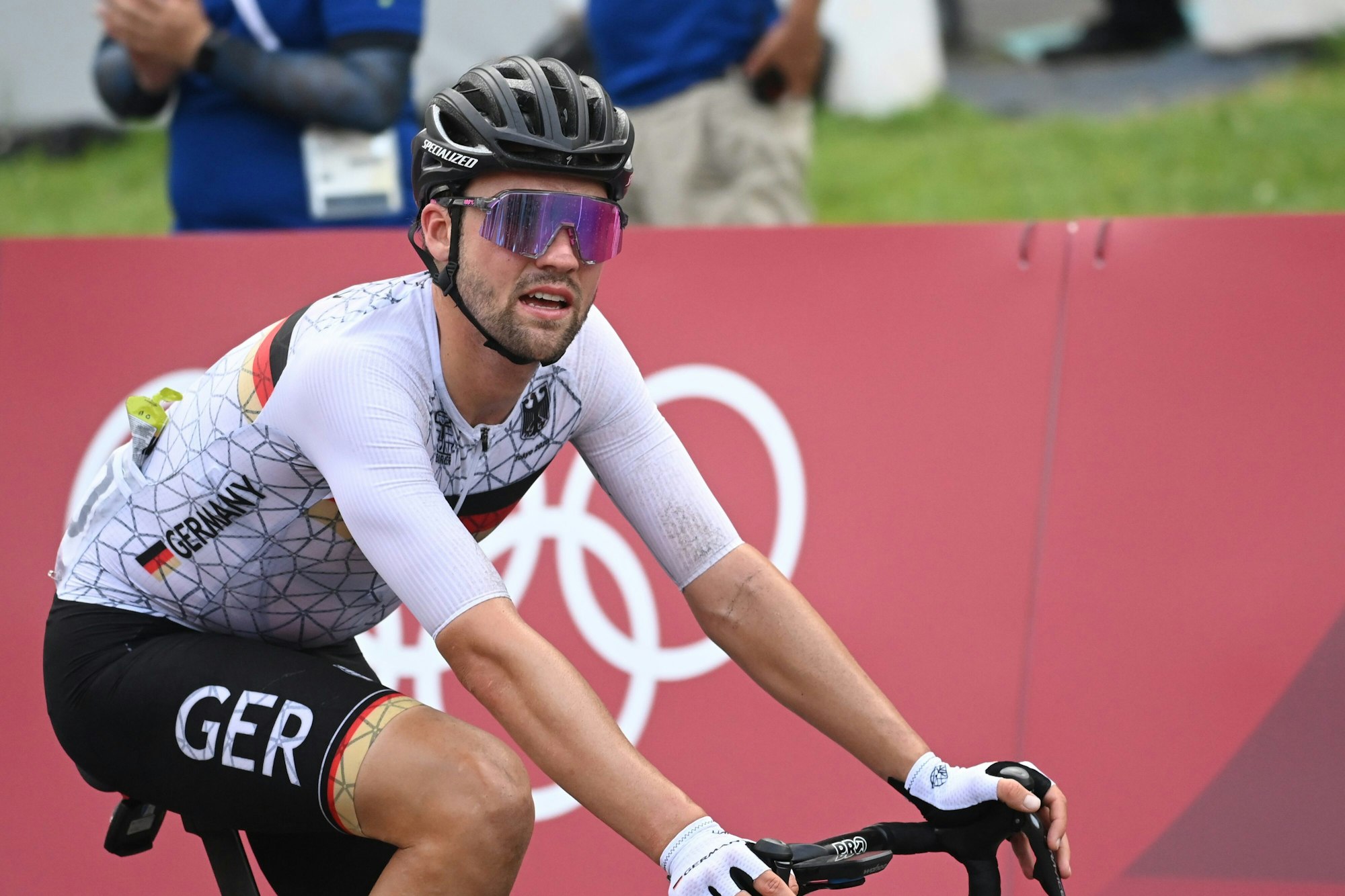 Maximilian Schachmann fährt beim Olympischen Straßenrennen der Radfahrer.