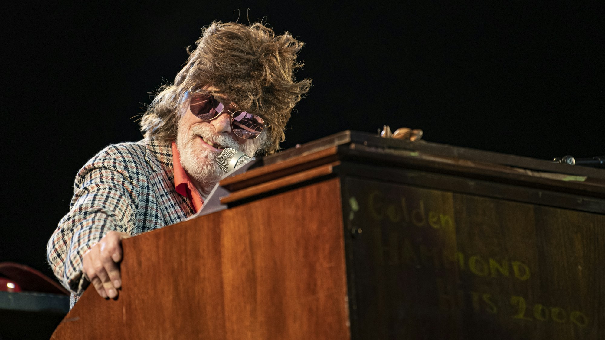 Helge Schneider gibt auf der Berliner Waldbühne ein Konzert. Einen Auftritt in Augsburg hatte er am 23. Juli abgebrochen.