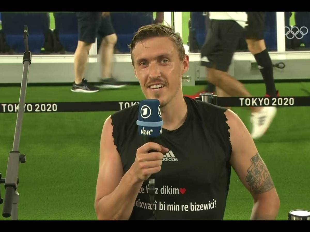 Max Kruse macht seiner Freundin im TV einen Heiratsantrag.