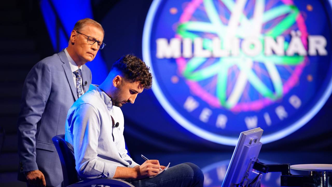 Achtung! Sperrfrist für alle Medien bis Mo., 26.07.2021, 22:15 Uhr! Moderator Günther Jauch mit Ludwig Bolay aus Köln Die Verwendung des sendungsbezogenen Materials ist nur mit dem Hinweis und Verlinkung auf TVNOW gestattet.