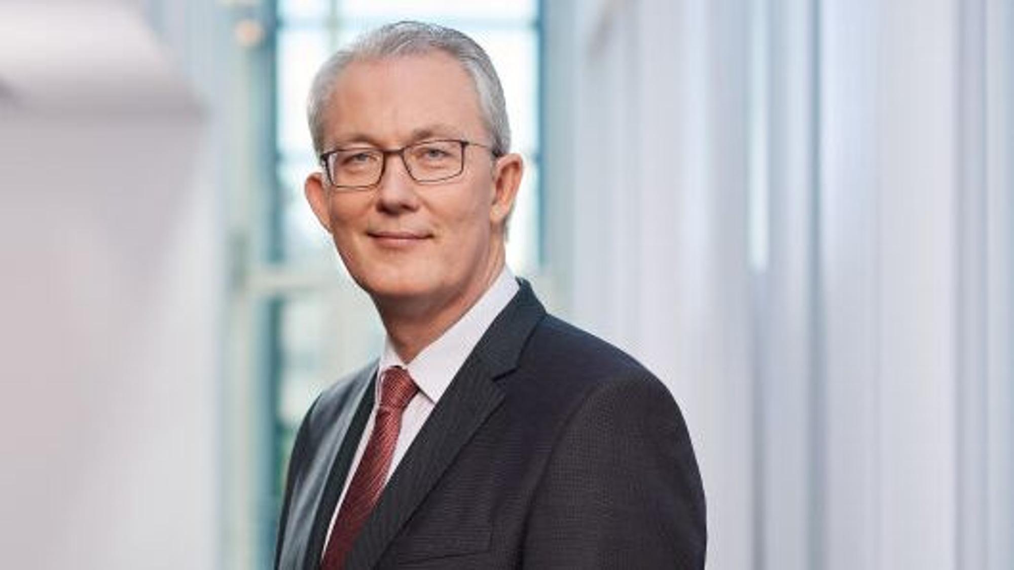 Die Sparkasse Köln-Bonn hat angekündigt, weitere 250.000 Euro für die Flutopfer in Deutschland zu spenden.