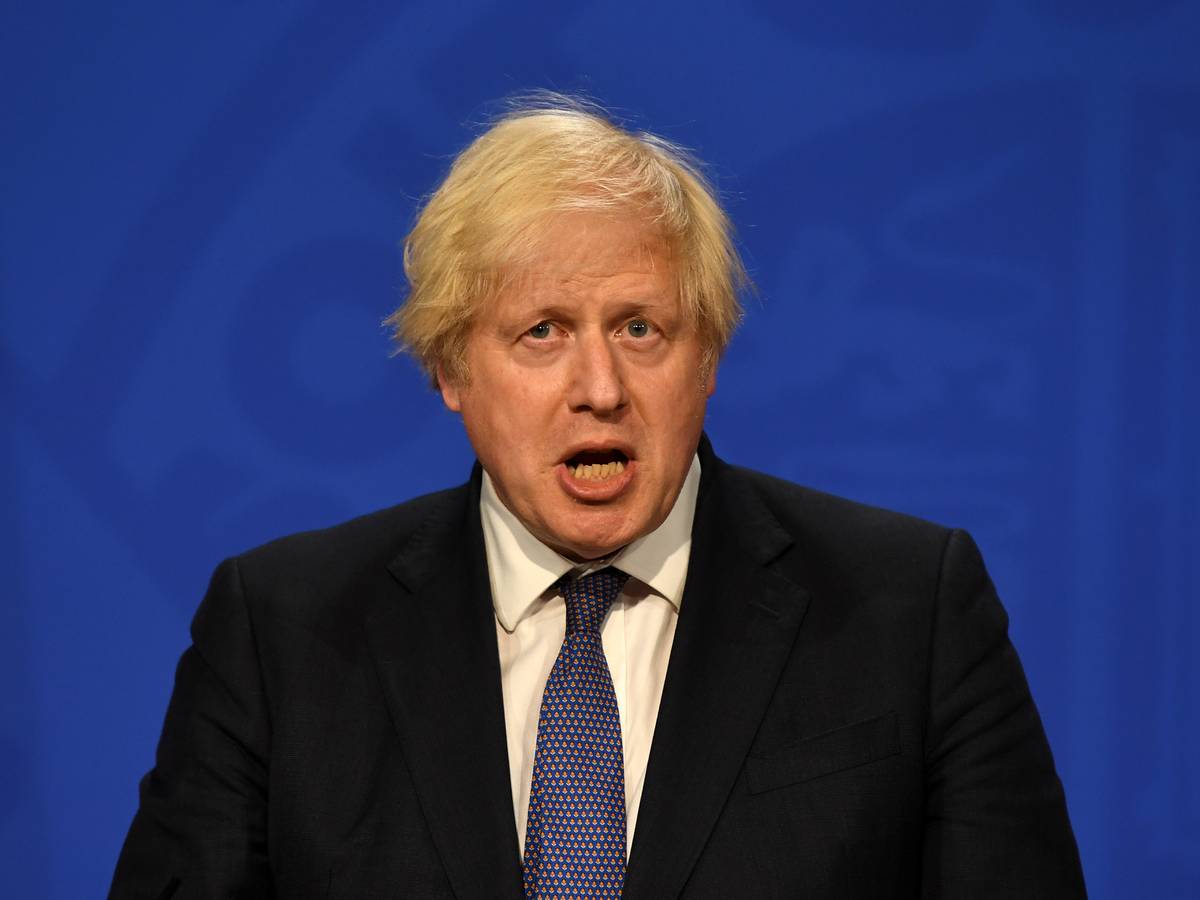 Boris Johnson, Premierminister von Großbritannien, äußert sich bei einer Pressekonferenz in der Downing Street zur Corona-Pandemie.