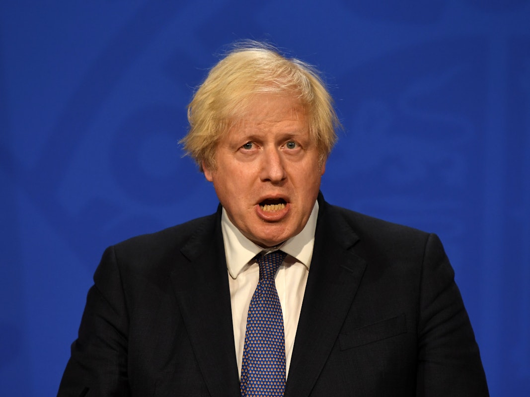 Boris Johnson, Premierminister von Großbritannien, äußert sich bei einer Pressekonferenz in der Downing Street zur Corona-Pandemie.