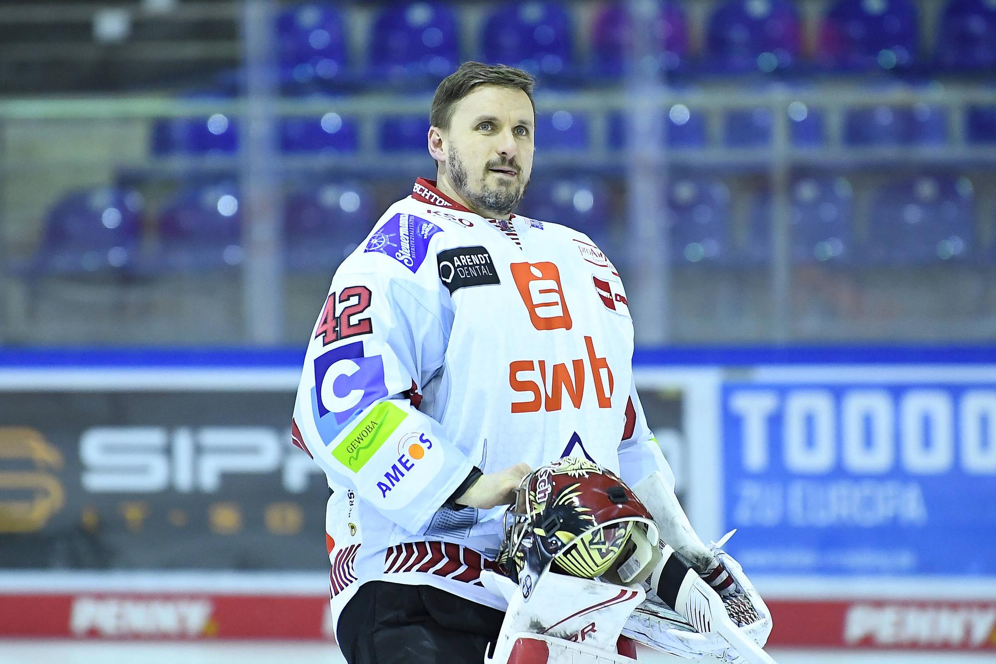 Tomas Pöpperle auf dem Eis
