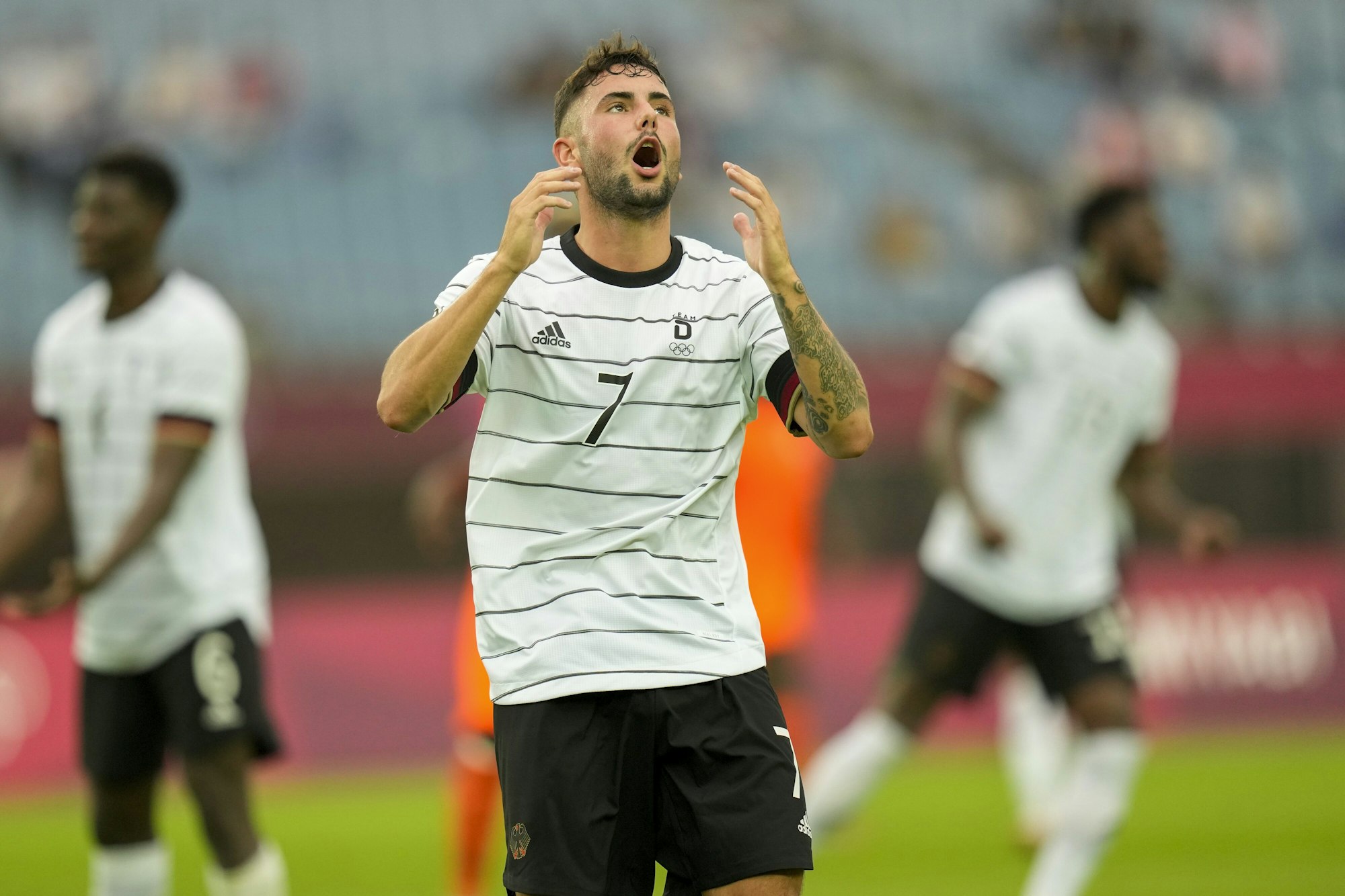 Nationalspieler Marco Richter ärgert sich über eine vergebene Gelegenheit im Spiel gegen die Elfenbeinküste.